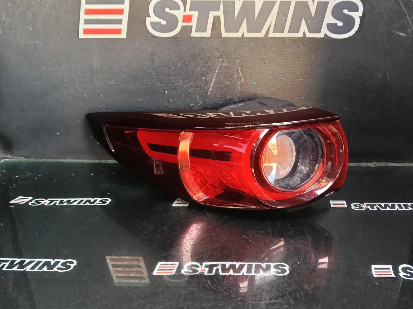 Used auto part listing image: 2017 MAZDA CX5 LEFT TAILLIGHT IN BODY, W/ LED TYPE, KF, 02/17-08/21 0000389023
