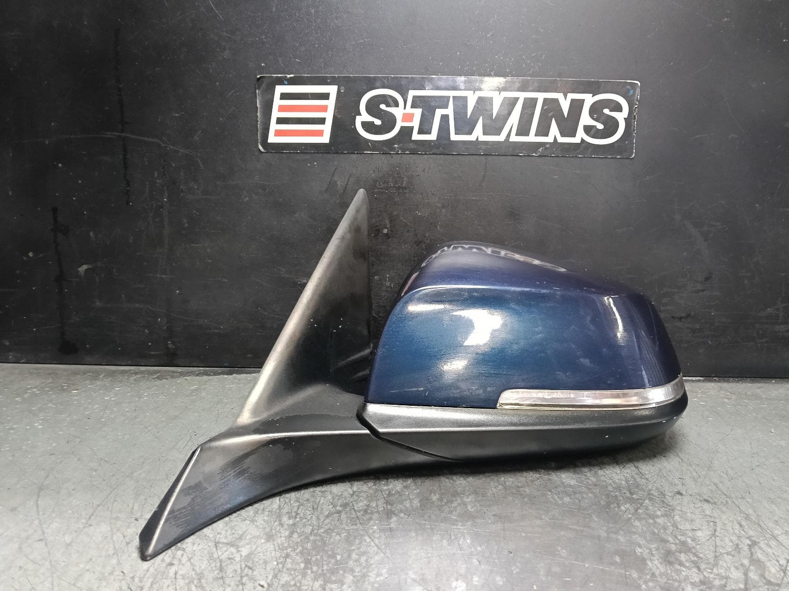 Used auto part listing image: 2015 BMW 1 SERIES LEFT DOOR MIRROR F20, HATCH, M SPORT, NON SEAT ADJ, NON MEMORY, W/ AUTO DIP TYPE, 06/11-05/19 0000412301