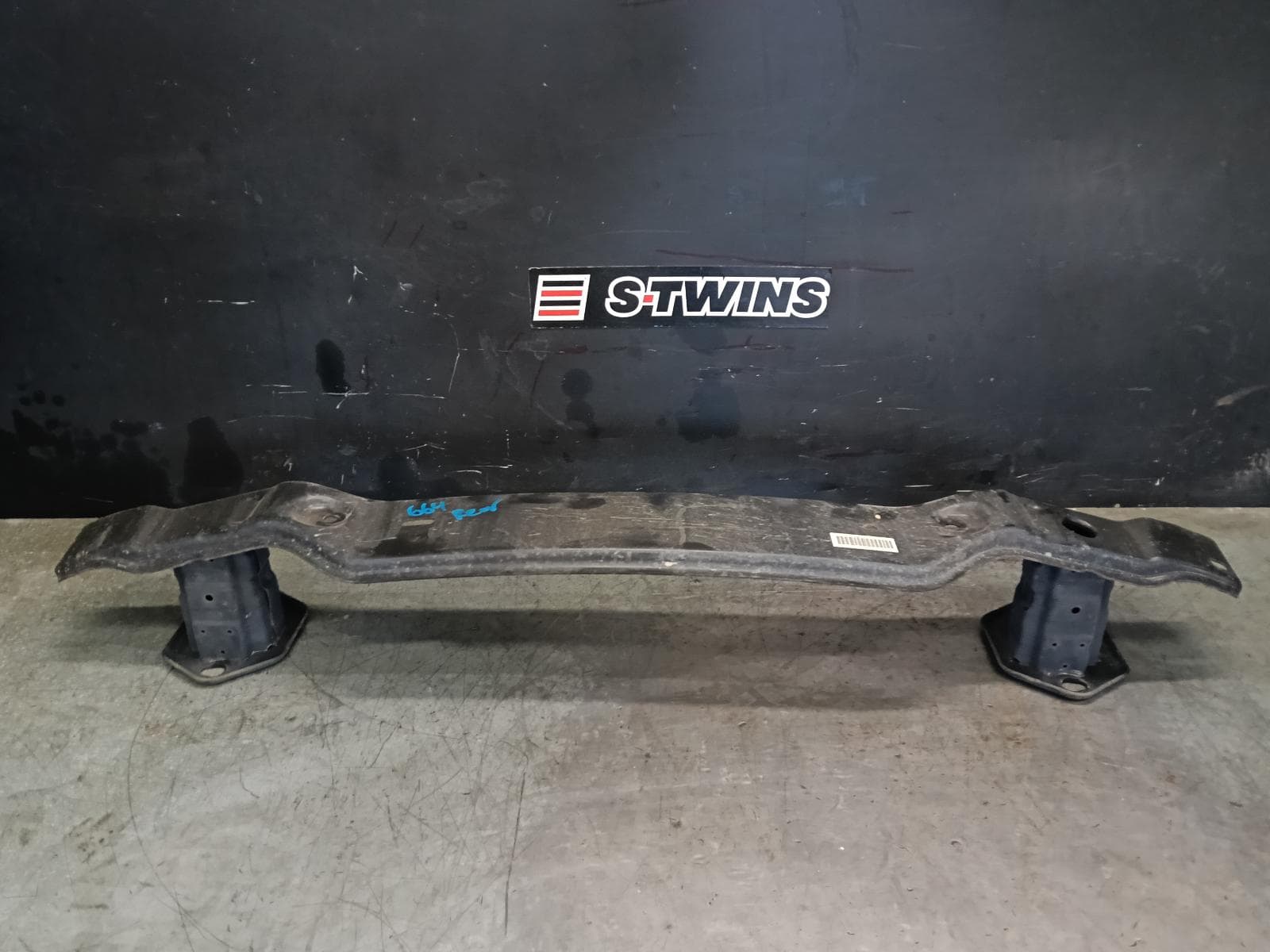 Used auto part listing image: 2015 BMW 1 SERIES R BAR BRACKET REINFO F20, HATCH, MAIN REINFORCEMENT, 06/11-05/19 0000412302