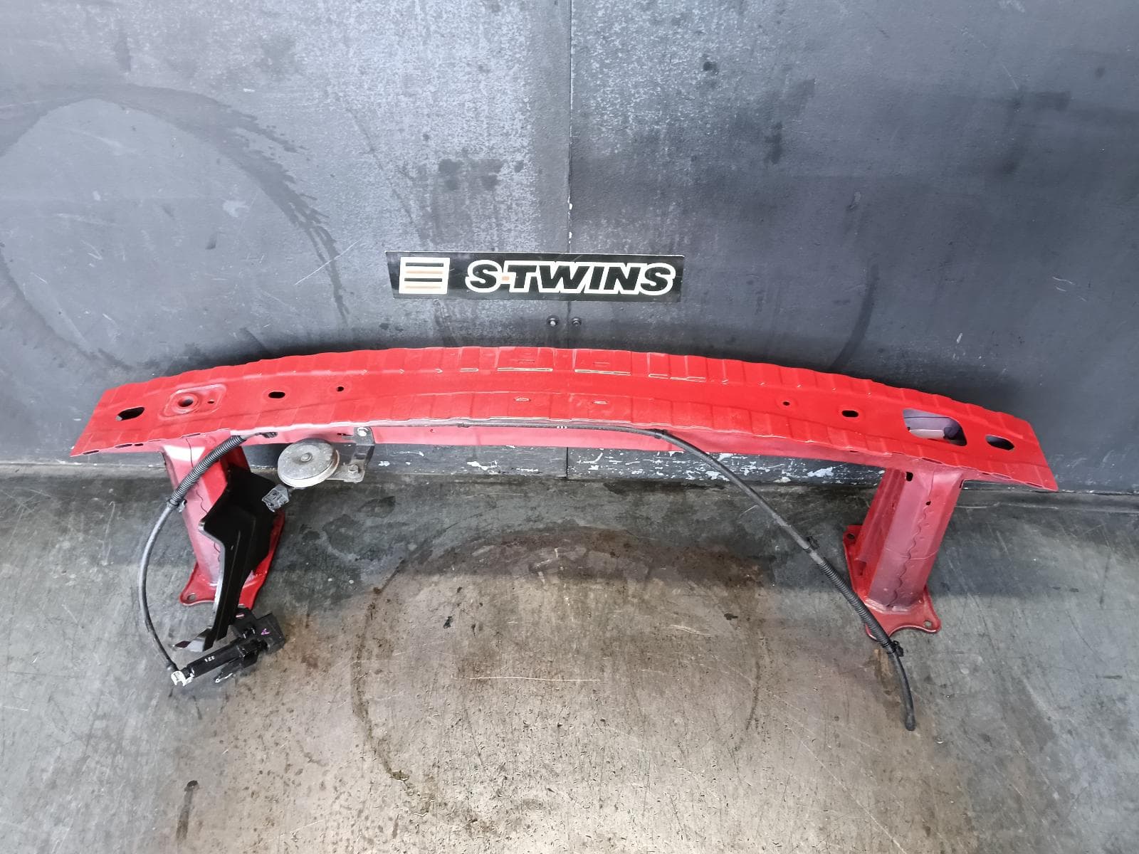 Used auto part listing image: 2017 TOYOTA 86 F BAR REINFORC BRACK MAIN REINFORCEMENT, ZN6, 04/12-09/21 0000388258