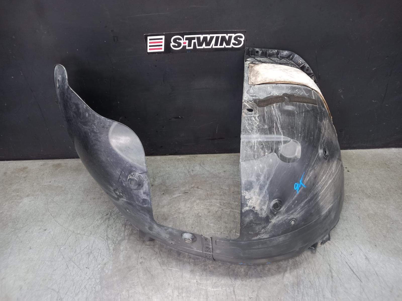 Used auto part listing image: 2019 HYUNDAI SANTA FE RIGHT GUARD LINER FRONT, TM, 03/18-10/23 0000392963