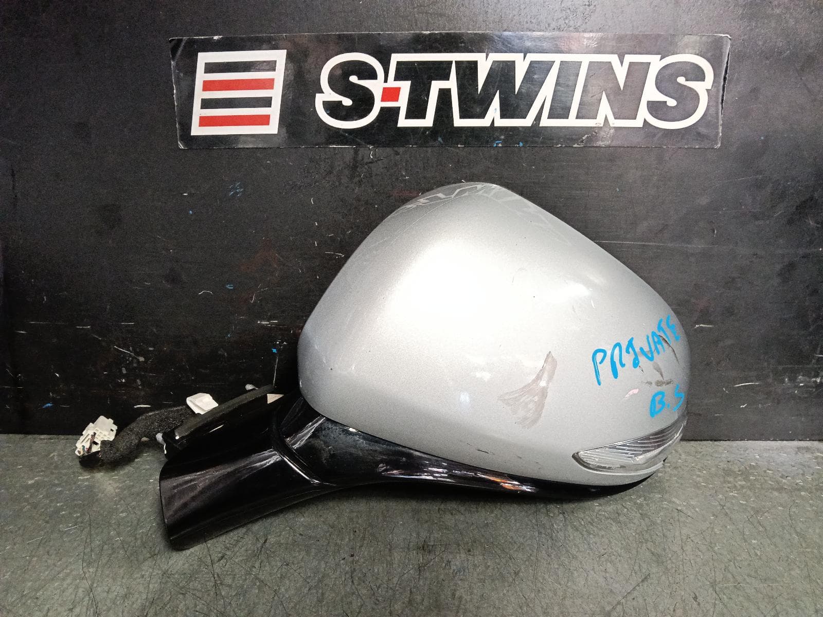Used auto part listing image: 2019 HYUNDAI SANTA FE LEFT DOOR MIRROR TM, ACTIVE, MANUAL TYPE, 03/18-09/20 0000392967