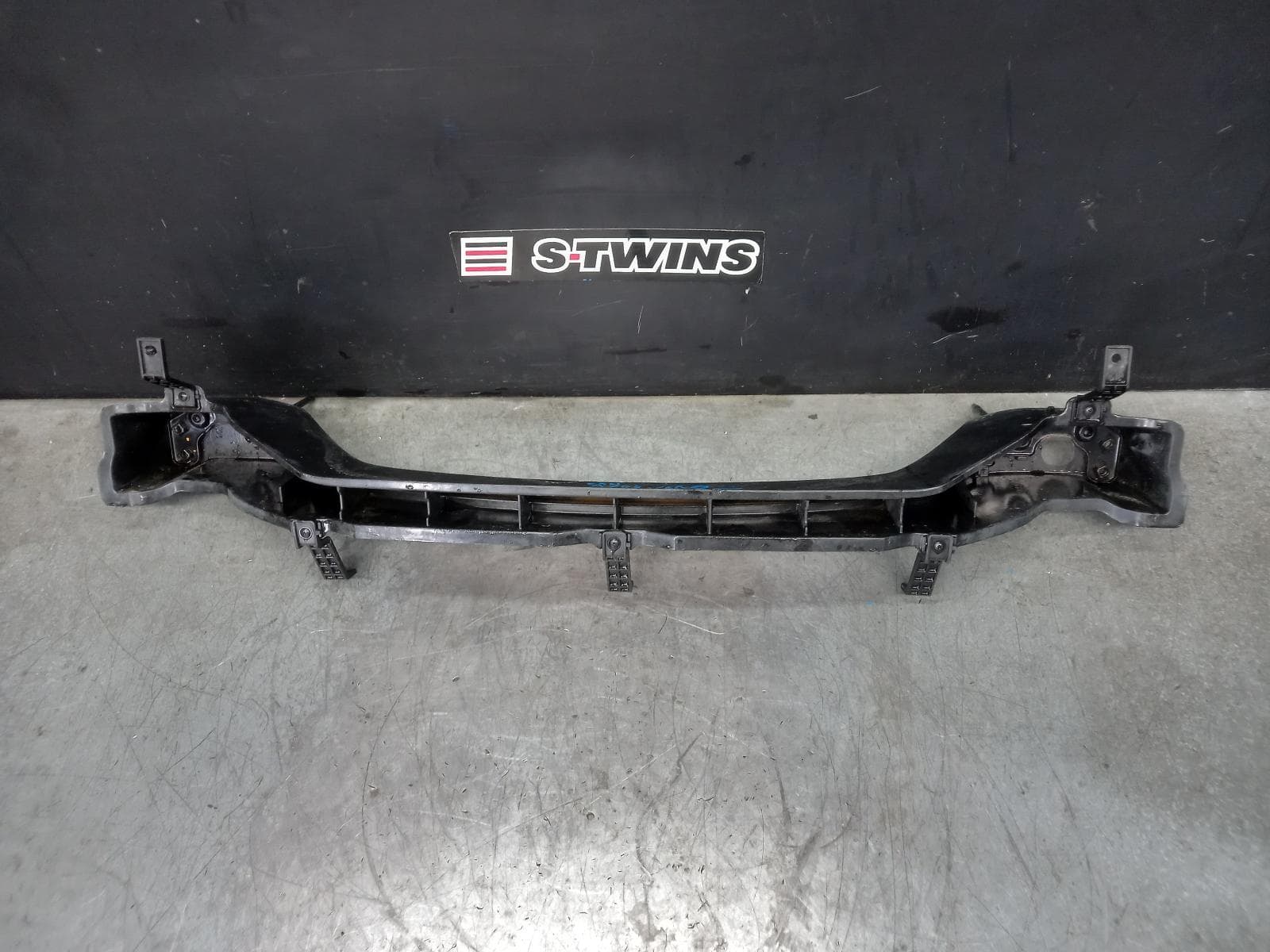 Used auto part listing image: 2019 HYUNDAI SANTA FE R BAR BRACKET REINFO MAIN REINFORCEMENT, TM, 03/18-09/20 0000392968
