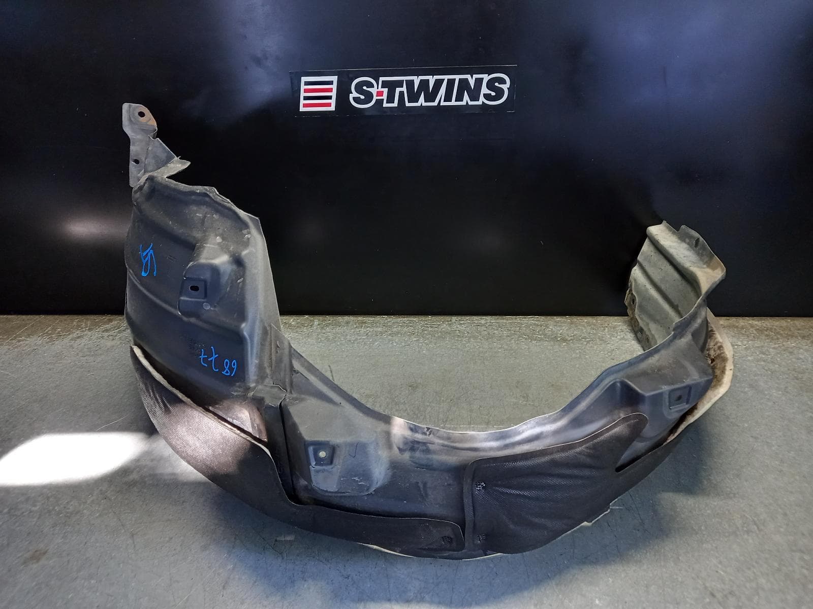 Used auto part listing image: 2019 MITSUBISHI ECLIPSE CROSS LEFT GUARD LINER FRONT, YA-YB 11/17- 0000260947
