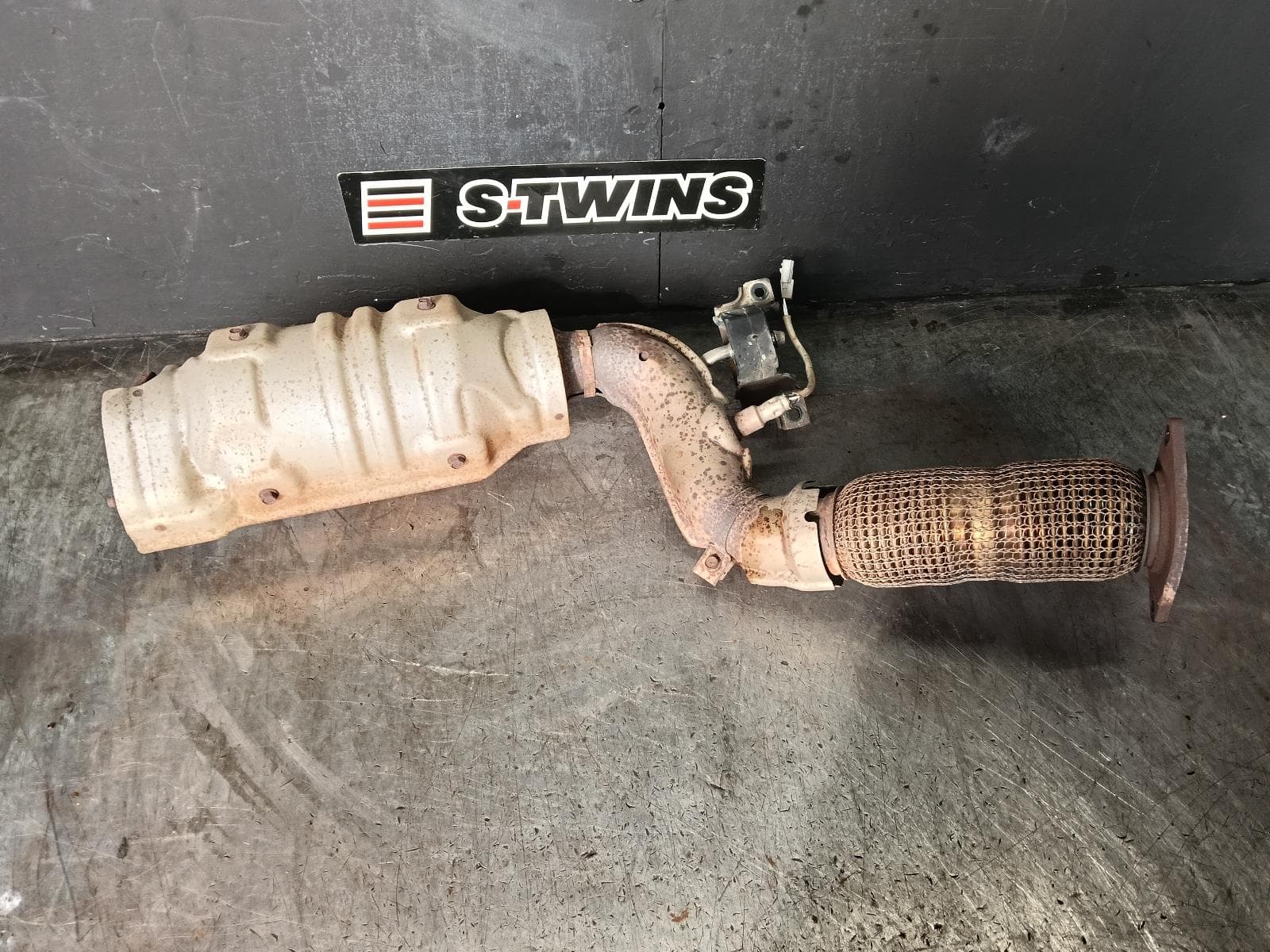 Used auto part listing image: 2019 NISSAN QASHQAI CATALYTIC CONVERTER UNDER CAR, 2.0, PETROL, J11, 12/13-07/21 0000415374