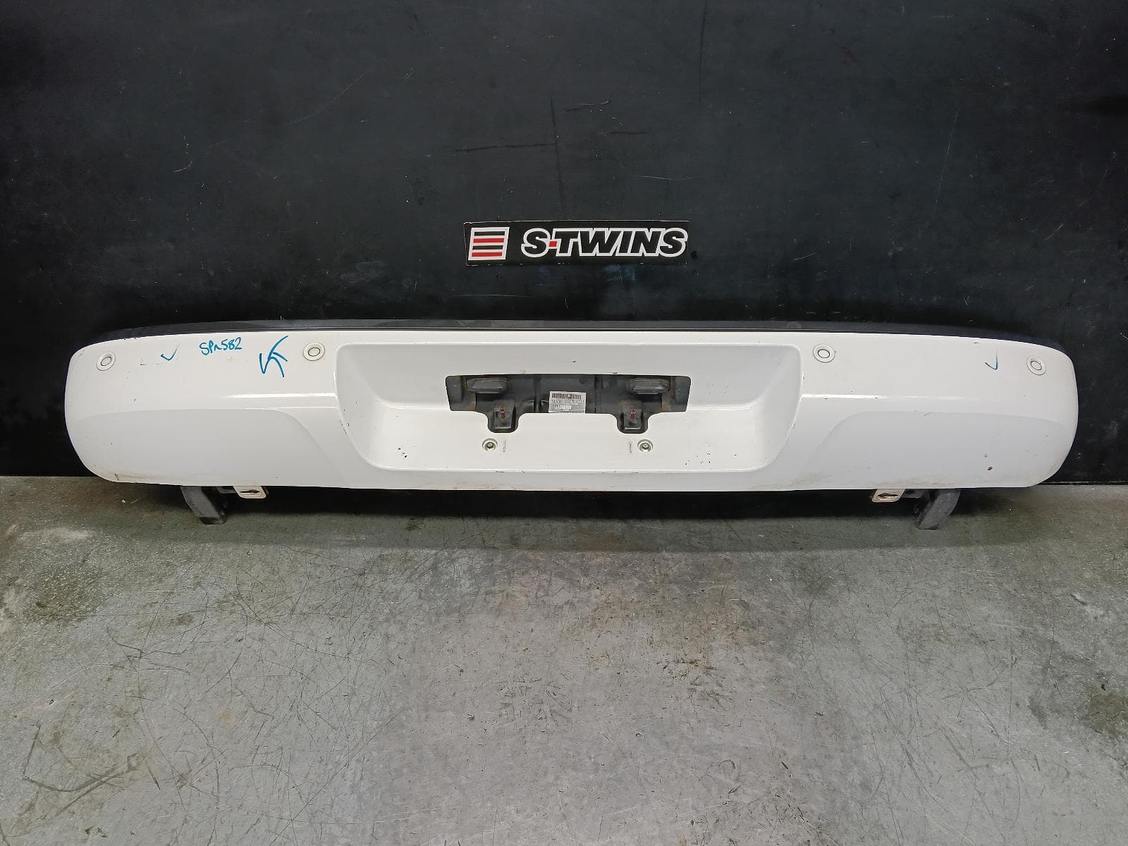 Used auto part listing image: 2016 FORD RANGER REAR BUMPER BUMPER BAR, PX SERIES 1-3, XL/XLS, W/ PARK SENSOR TYPE, 06/11-04/22 0000415303