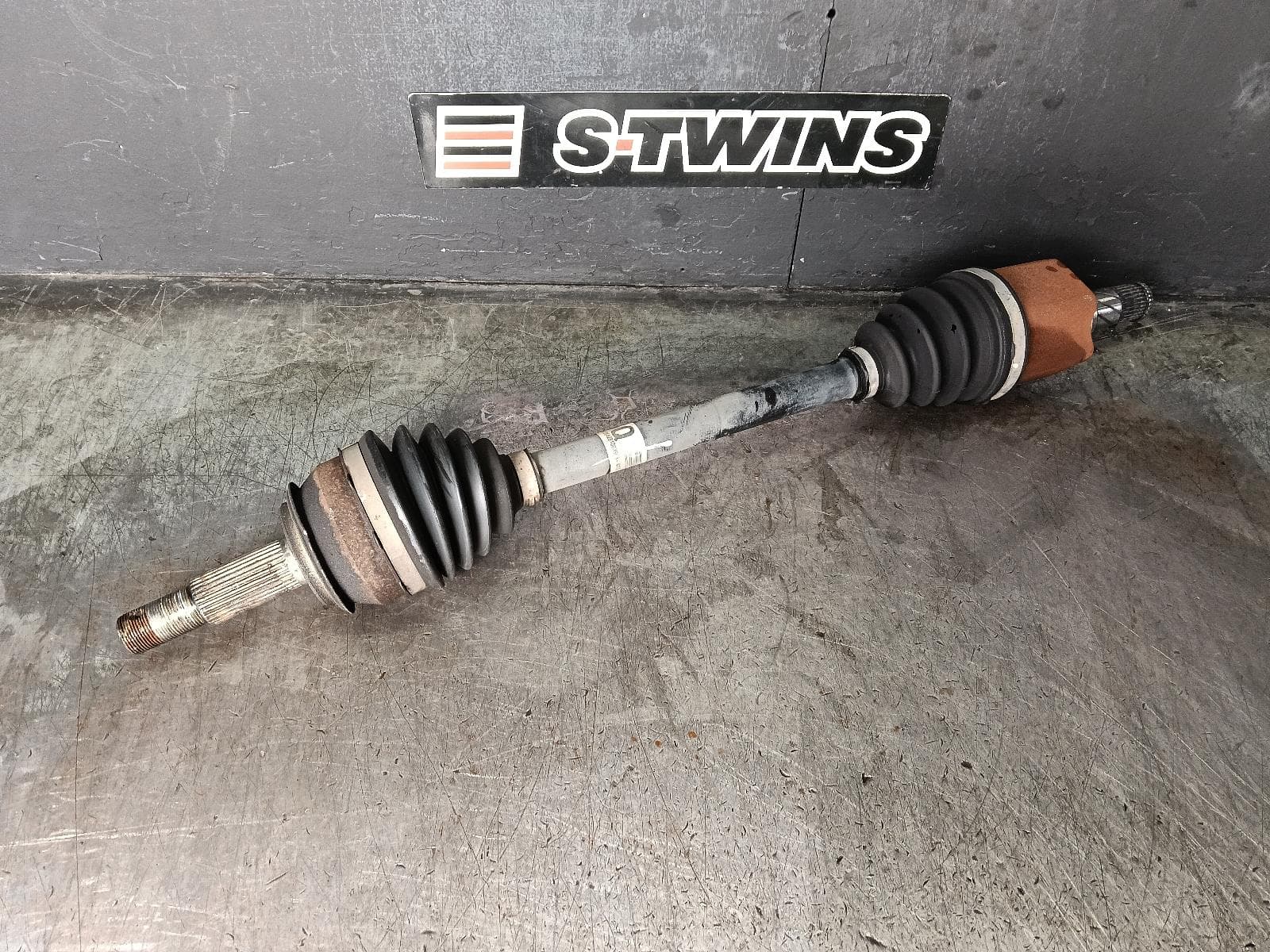 Used auto part listing image: 2019 NISSAN QASHQAI LEFT DRIVESHAFT AUTO T/M, PETROL, 2.0, J11, 12/13-07/21 0000415394
