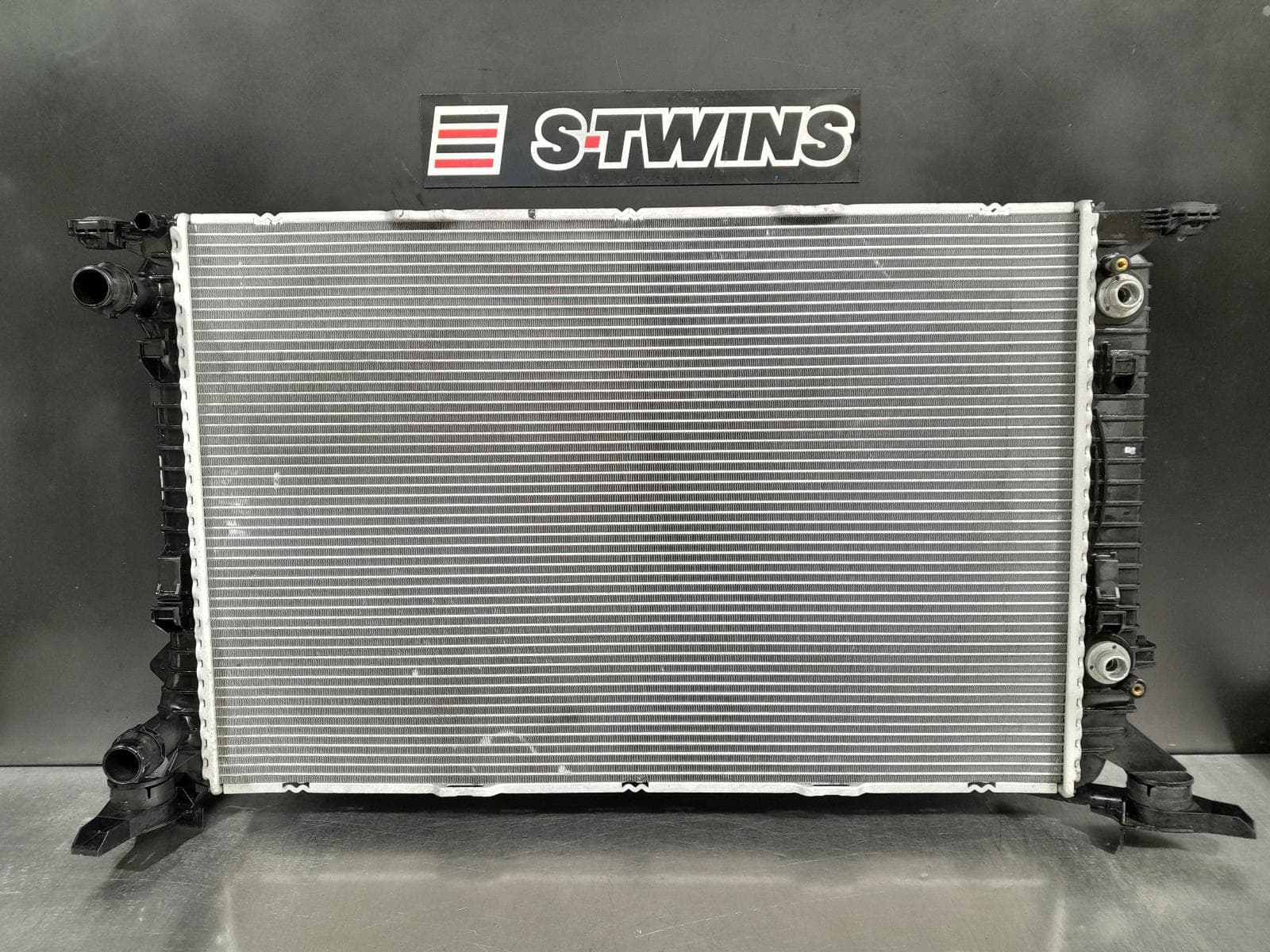 Used auto part listing image: 2014 AUDI A4 RADIATOR AUTO, 2.0, PETROL, B8 8K, CNCD CODE, 07/12-01/16 0000299163