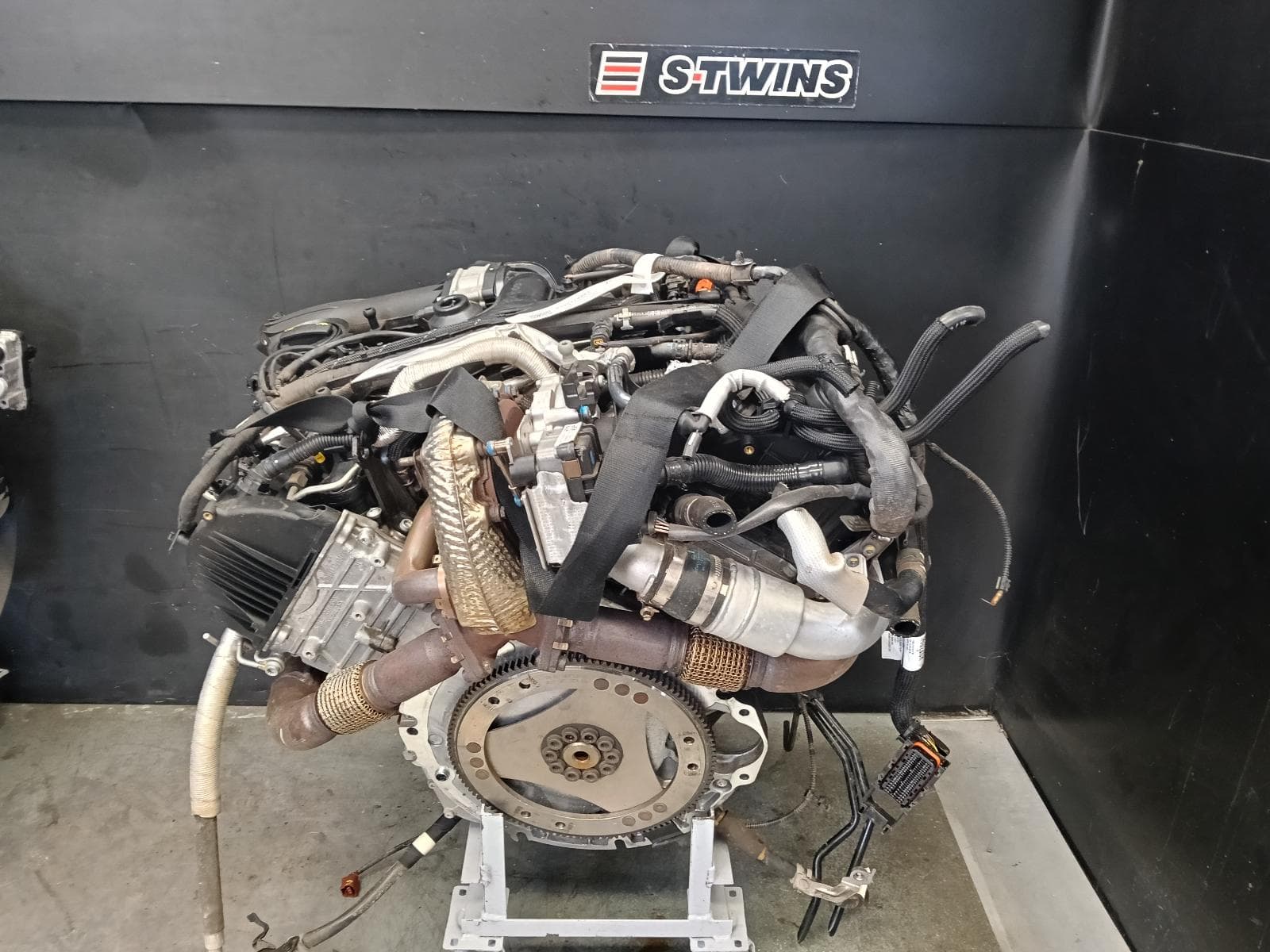 Used auto part listing image: 2016 VOLKSWAGEN TOUAREG ENGINE DIESEL, 3.0, TURBO, 7P, CRCA CODE, 12/10-04/18 0000414861