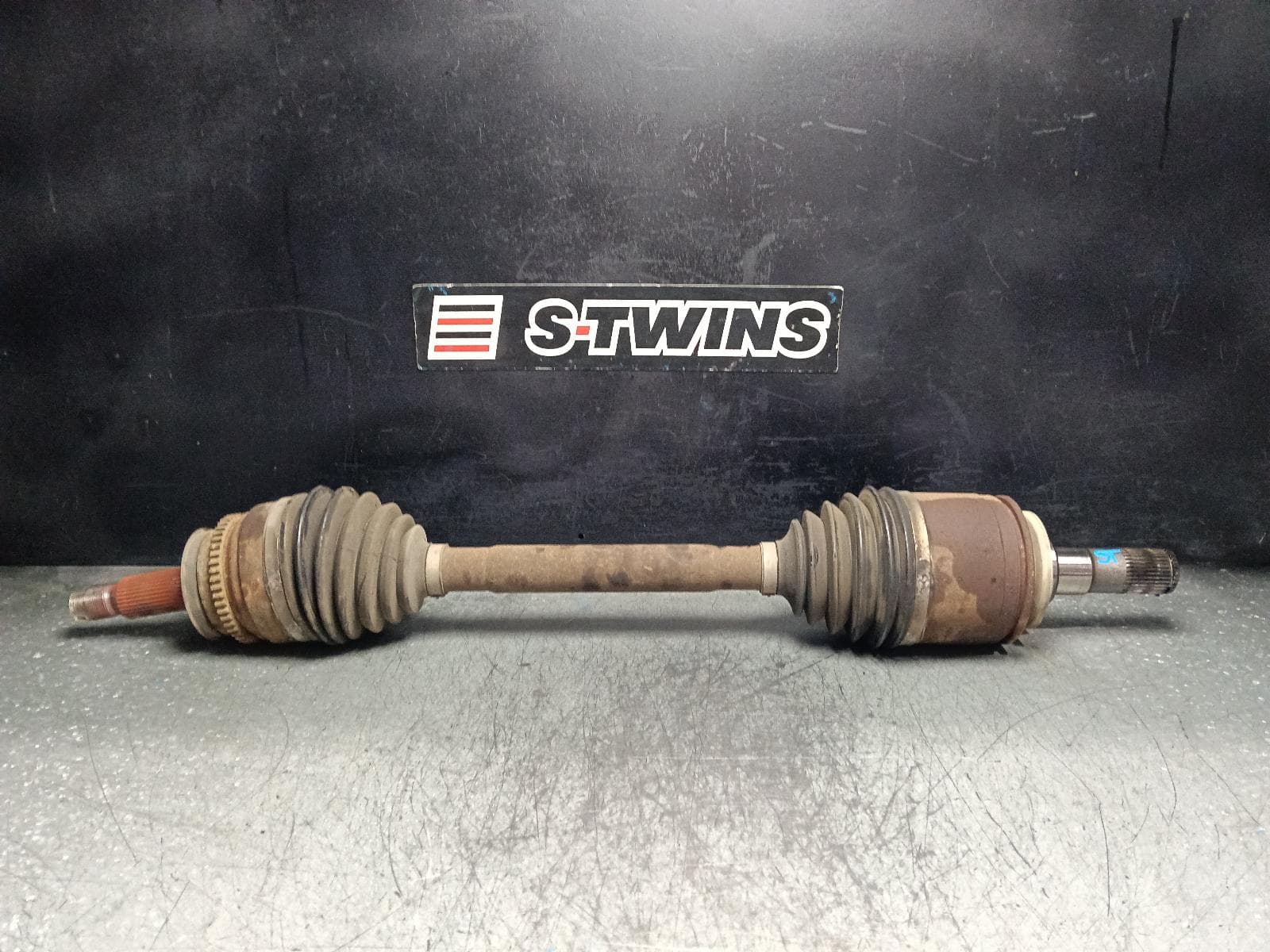 Used auto part listing image: 2015 MITSUBISHI PAJERO RIGHT DRIVESHAFT REAR, ABS TYPE (W/ DIFF LOCK), NS-NX, 08/06-04/21 0000404357