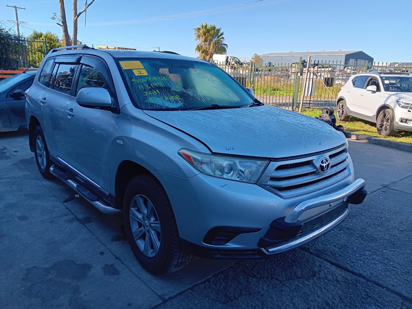 Featured wrecking vehicle: 2010 TOYOTA KLUGER (stock 11219)