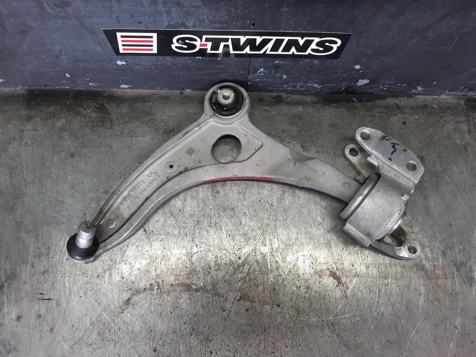 Used auto part listing image: 2020 LAND ROVER RANGE ROVER EVOQUE LEFT FRONT LOWER CONTROL ARM L551, 02/19- 0000354672