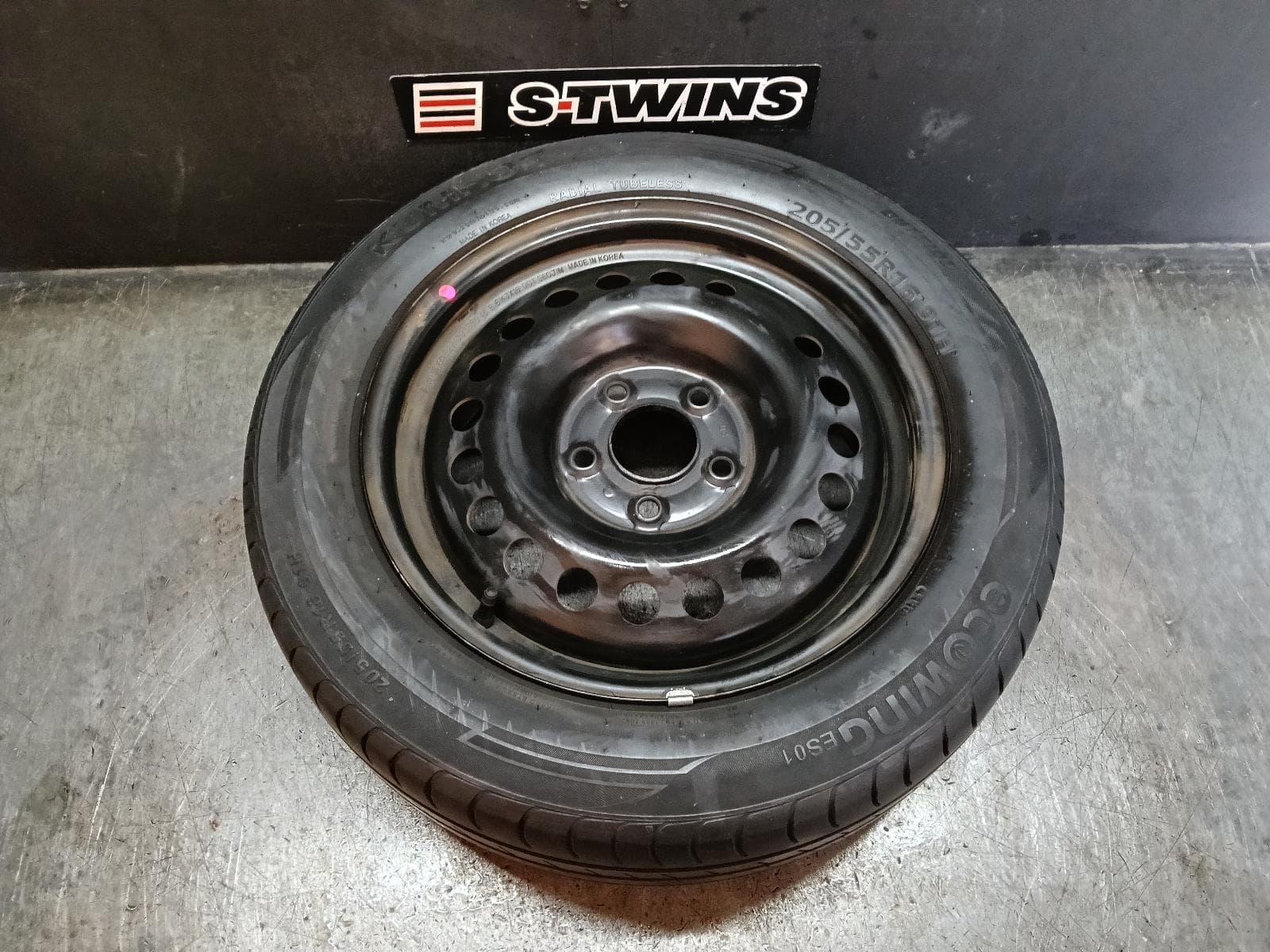 Used auto part listing image: 2018 HYUNDAI I30 WHEEL STANDARD STEEL PD, FACTORY, 16X6.5IN, HATCH (S. KOREA VIN KMHH), GO/ACTIVE/ELITE/SR, 03/17-07/20 0000415627