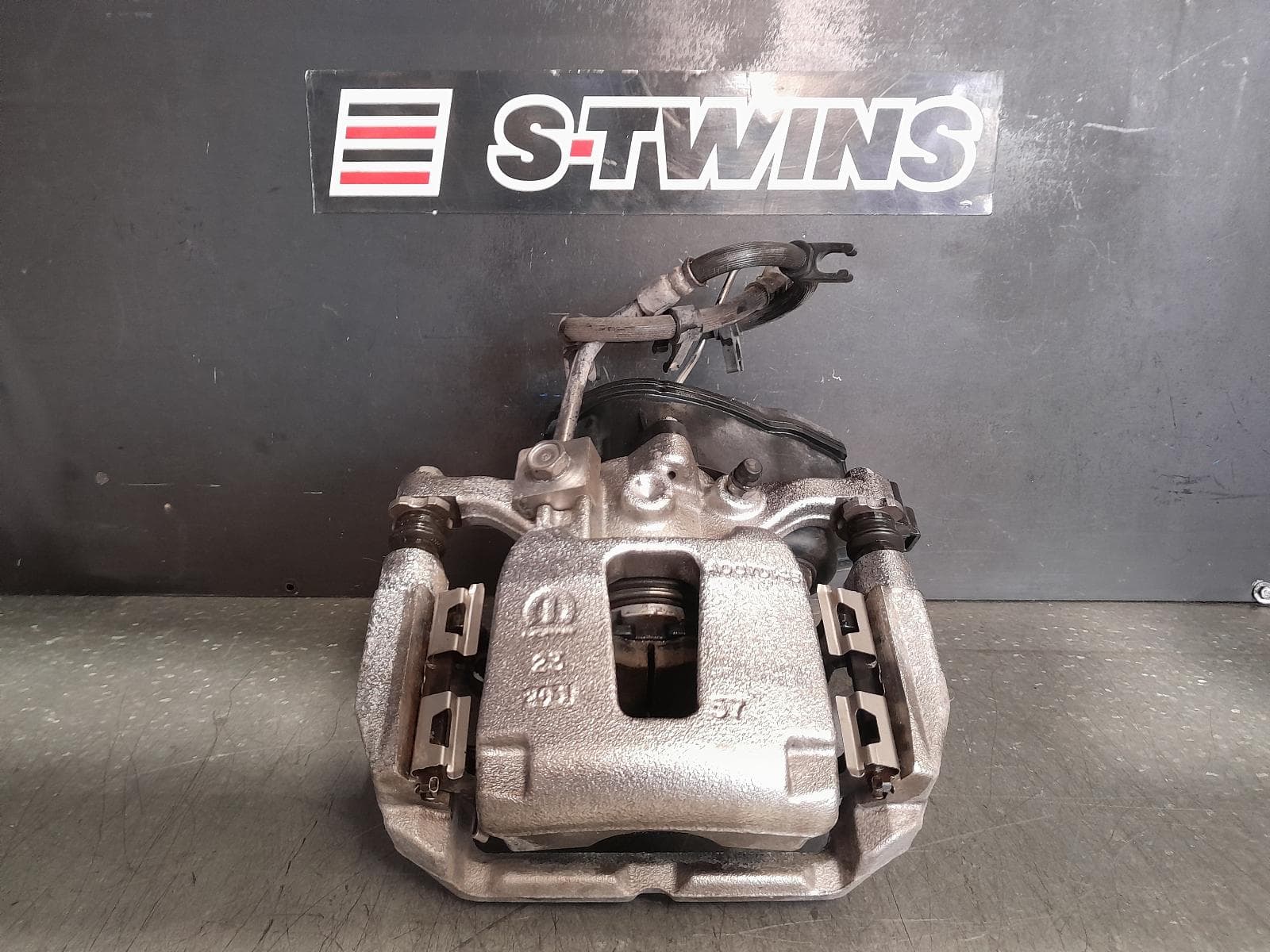 Used auto part listing image: 2022 RAM 1500 CALIPER RH REAR, DT, 10/20- 0000345312