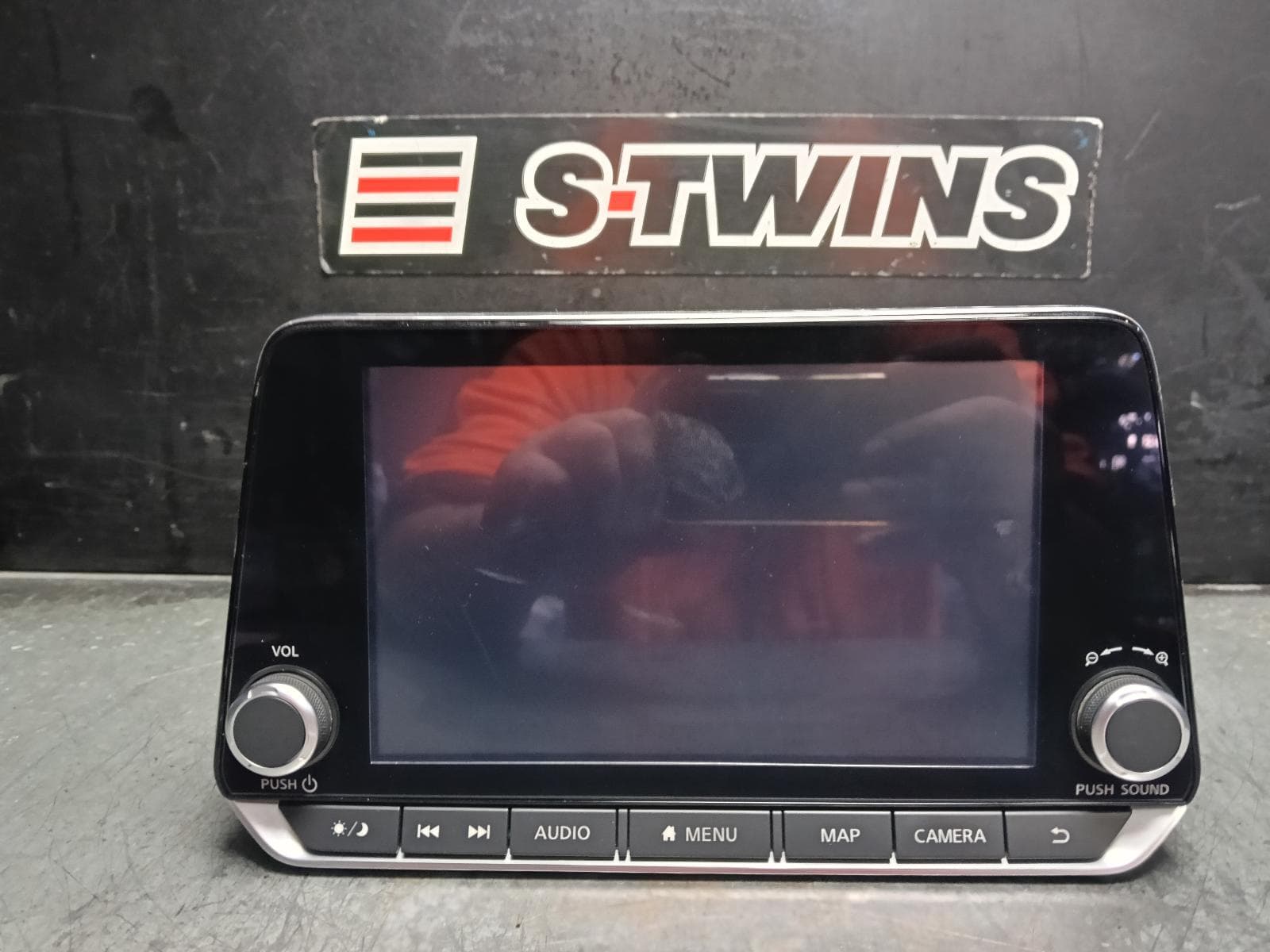 Used auto part listing image: 2021 NISSAN JUKE DISPLAY UNIT, 8IN TOUCHSCREEN, F16, 03/20-05/24 0000415641
