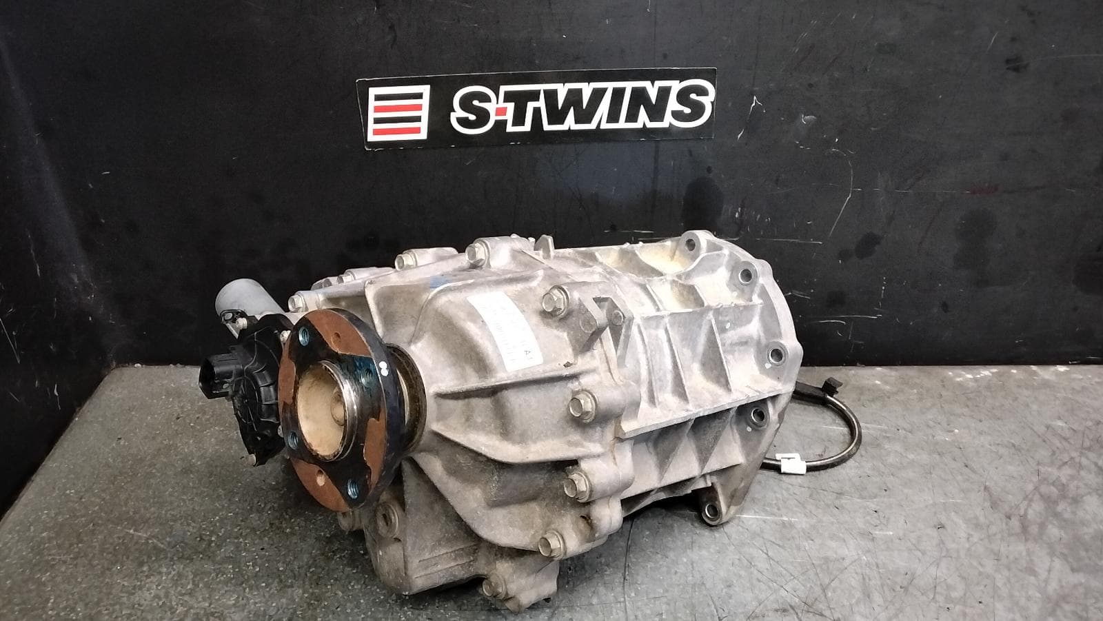 Used auto part listing image: 2015 JEEP GRANDCHEROKEE TRANSFER CASE AUTO, 8 SPEED, PETROL, 3.6, WK, 2 SPEED TRANSFER, 04/13-02/22 0000415635