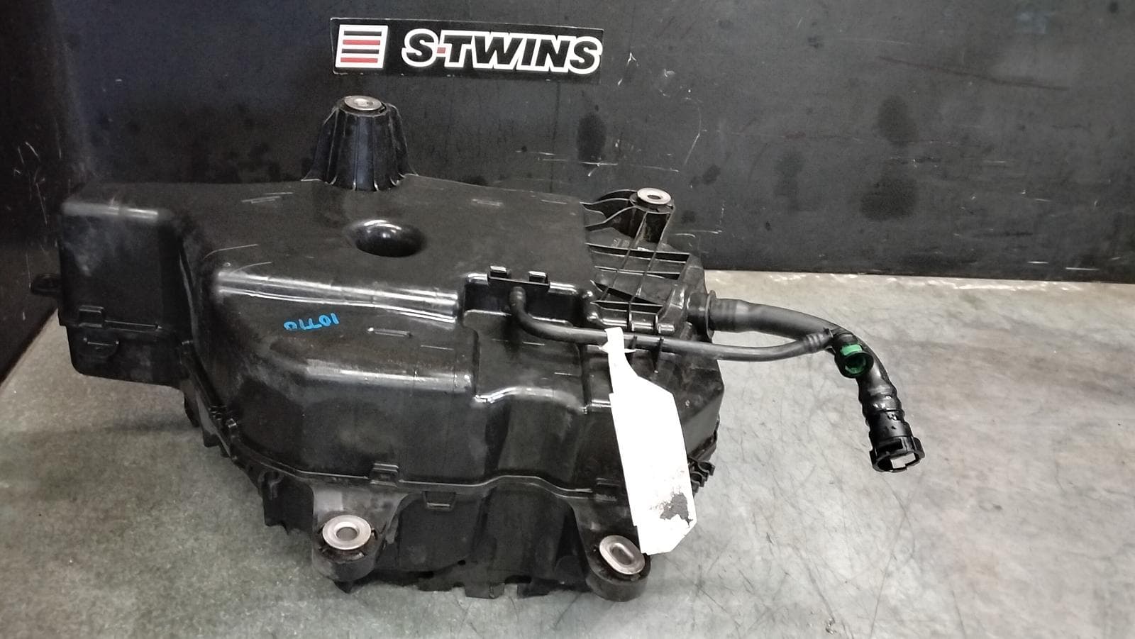 Used auto part listing image: 2024 FORD TRANSIT ADBLUE TANK ADBLUE TANK ONLY, DIESEL, 2.0, TURBO, AUTO T/M, FWD, VO, 05/16- 0000412484