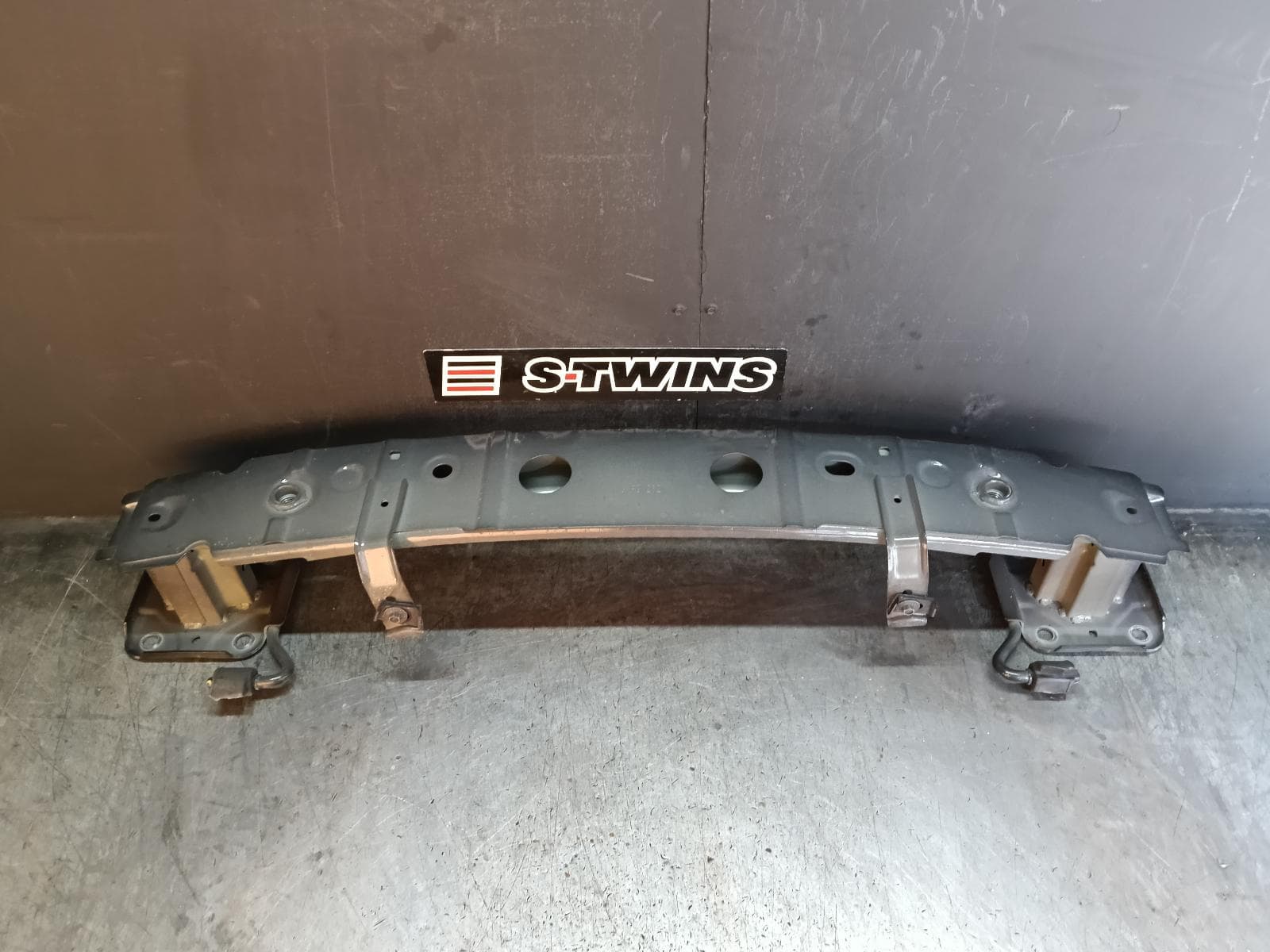 Used auto part listing image: 2015 MAZDA 3 R BAR BRACKET REINFO REINFORCEMENT, BM-BN, HATCH, 06/13-02/19 0000415671