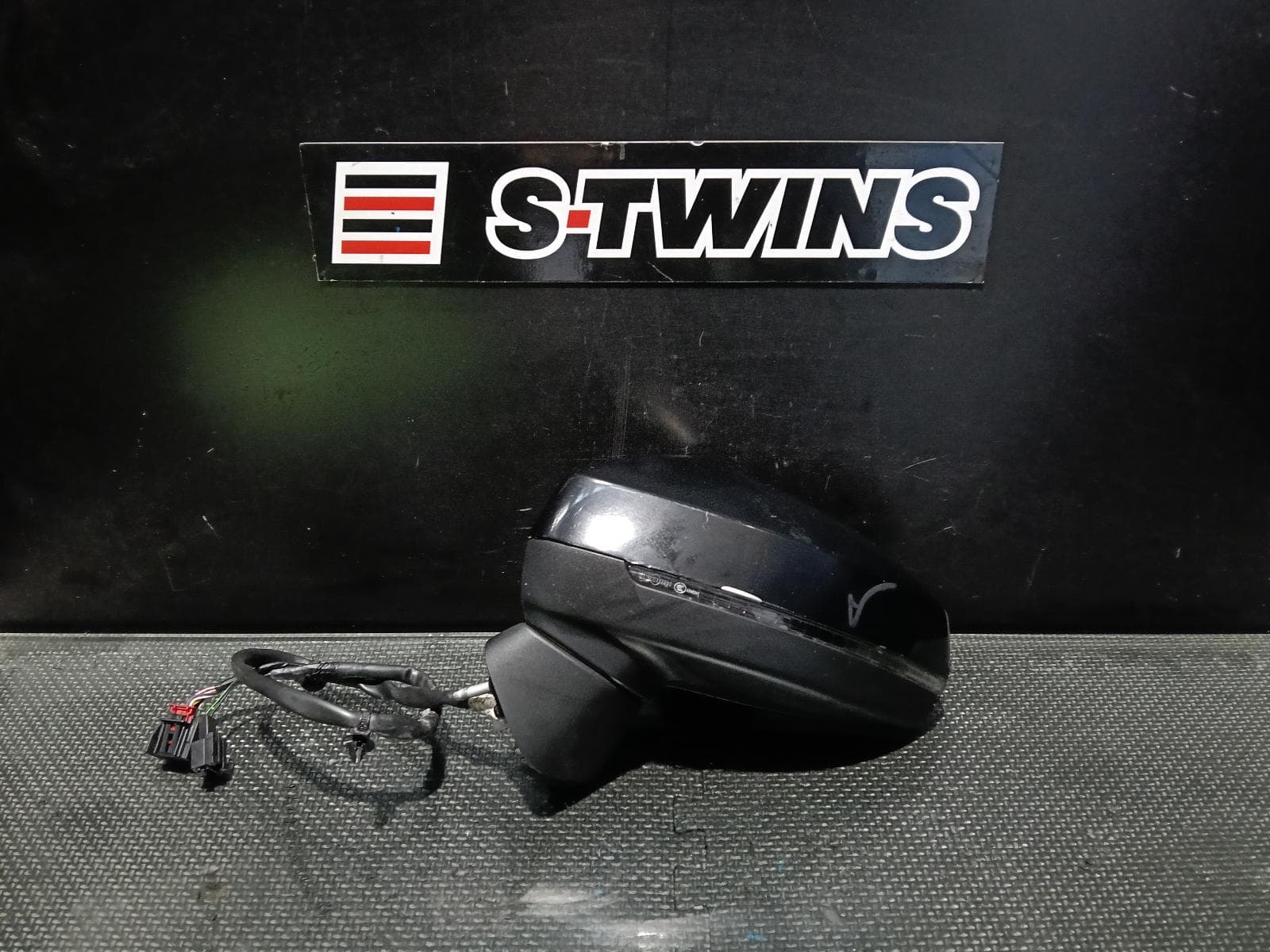 Used auto part listing image: 2015 AUDI A3 LEFT DOOR MIRROR 8V, RS3, HATCH, POWER FOLD, W/ LANE CHANGE ASSIST TYPE ONLY (6XK/7Y1), 10/15-01/17 0000412344