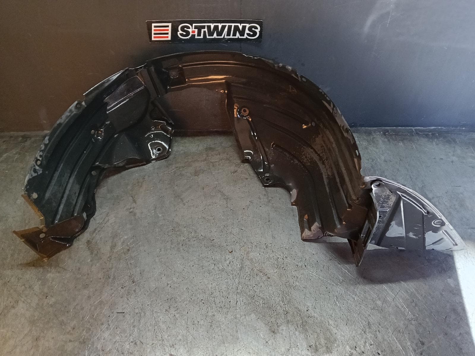 Used auto part listing image: 2015 MAZDA 3 RIGHT GUARD LINER BM-BN, FRONT, HATCH, 11/13-02/19 0000415667