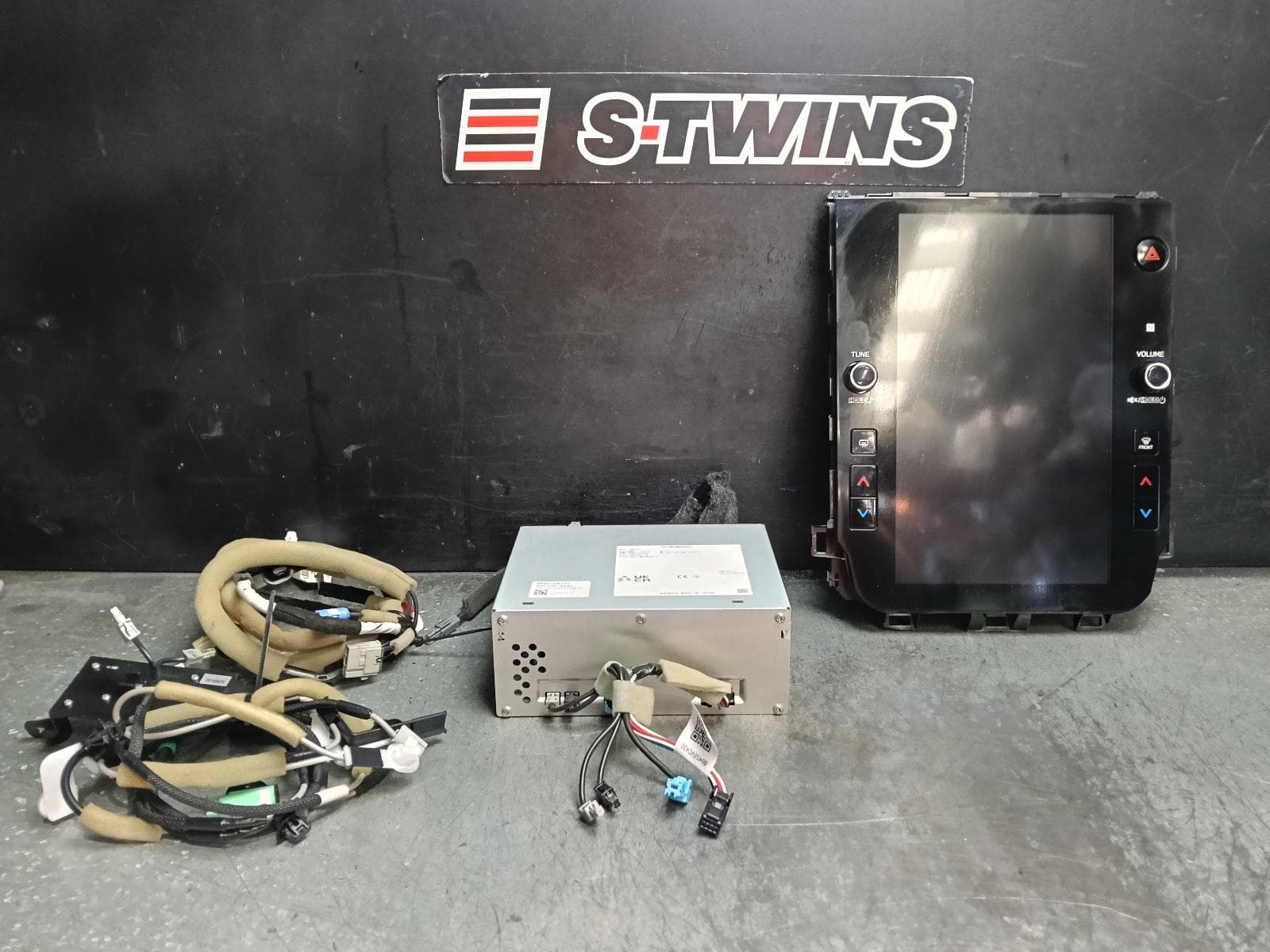 Used auto part listing image: 2024 SUBARU CROSSTREK G6X, DISPLAY UNIT, 11.6IN TOUCHSCREEN, 10/22- 0000415709