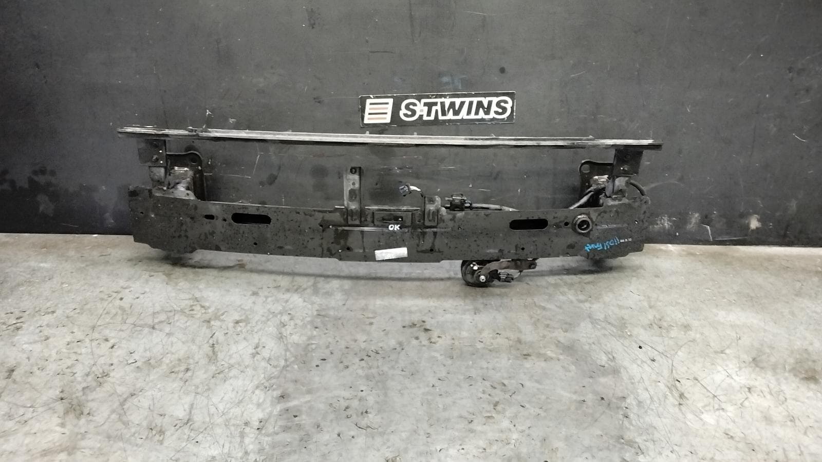 Used auto part listing image: 2019 KIA SORENTO F BAR REINFORC BRACK MAIN REINFORCEMENT, SPORT, UM, 09/17-02/20 0000414483