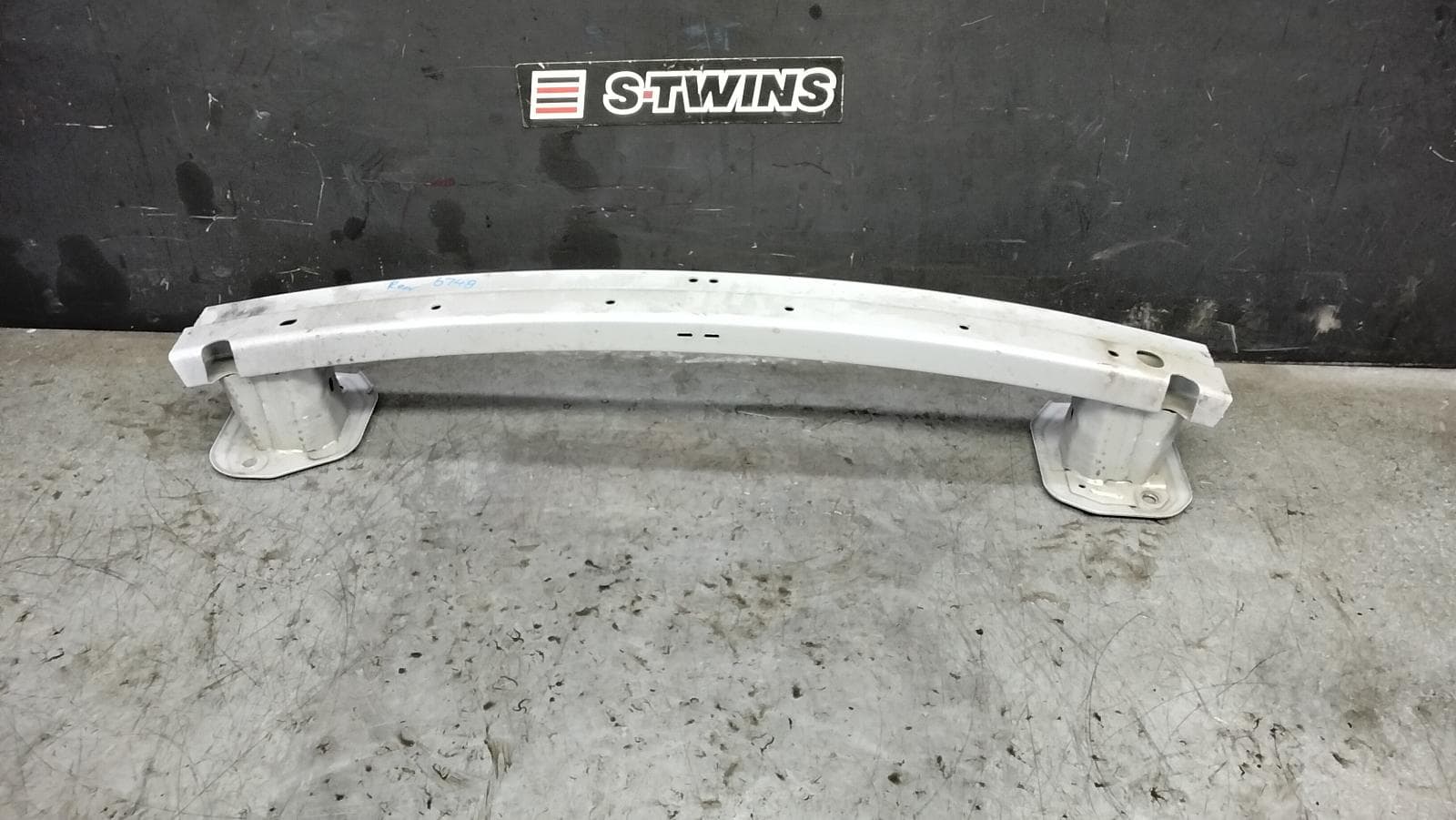 Used auto part listing image: 2023 POLESTAR 2 R BAR BRACKET REINFO 534, MAIN REINFORCEMENT, 08/21- 0000415716