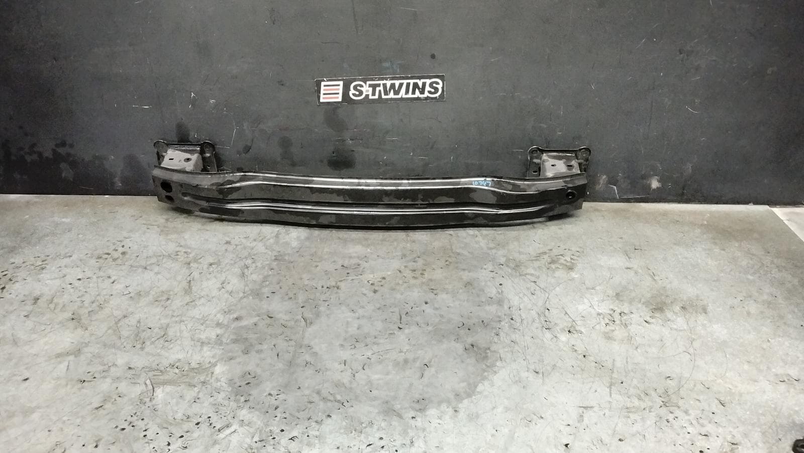 Used auto part listing image: 2013 MINI COOPER R BAR BRACKET REINFO R60 COUNTRYMAN 01/11-12/16 0000414467