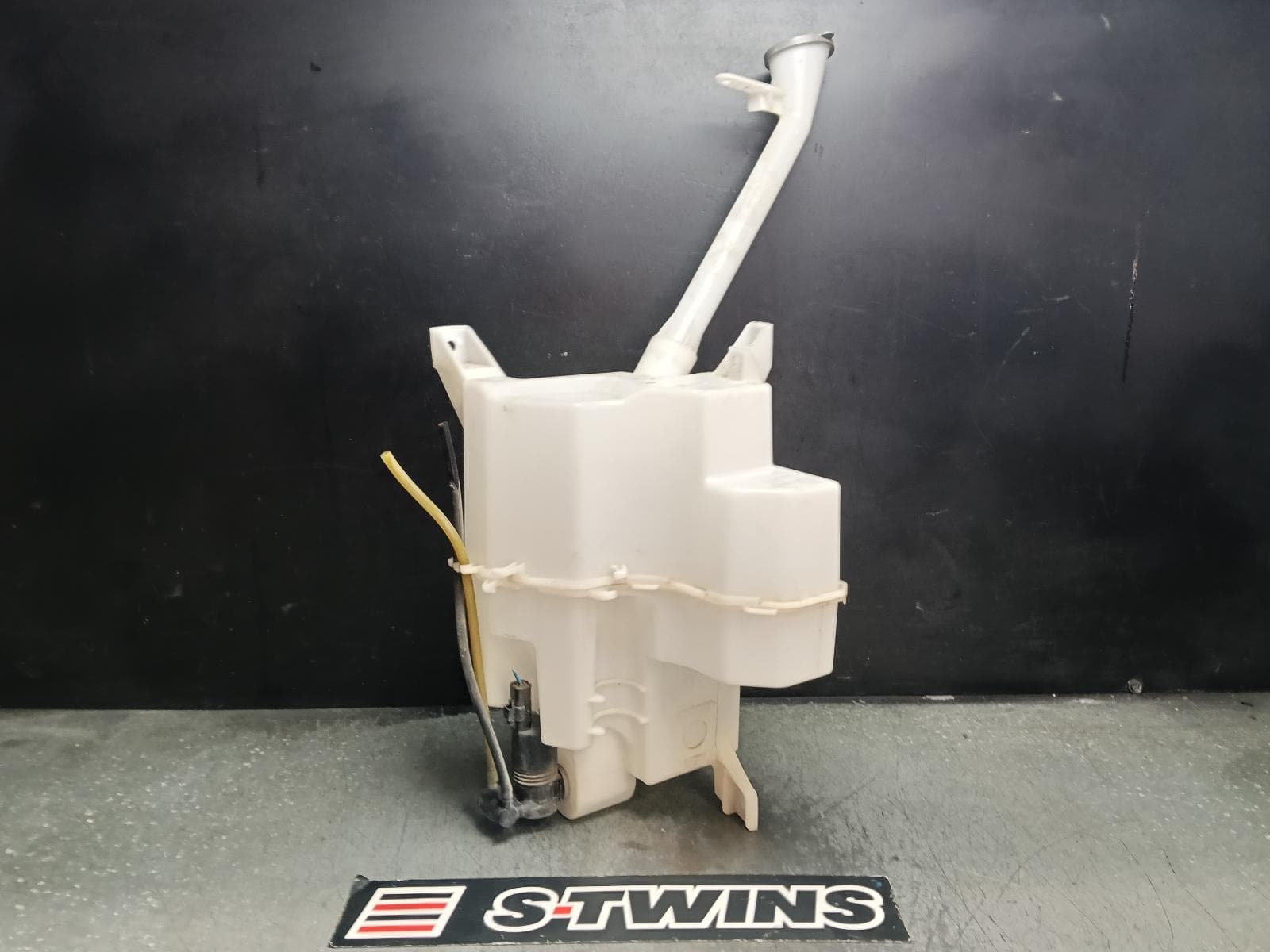 Used auto part listing image: 2021 NISSAN XTRAIL WASHER BOTTLE T32, 02/17-07/22 0000414664