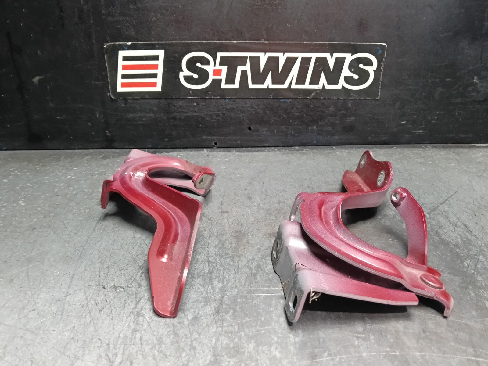 Used auto part listing image: 2021 NISSAN XTRAIL BONNET HINGE STRUT HINGE (PAIR), T32, 02/14-07/22 0000414665