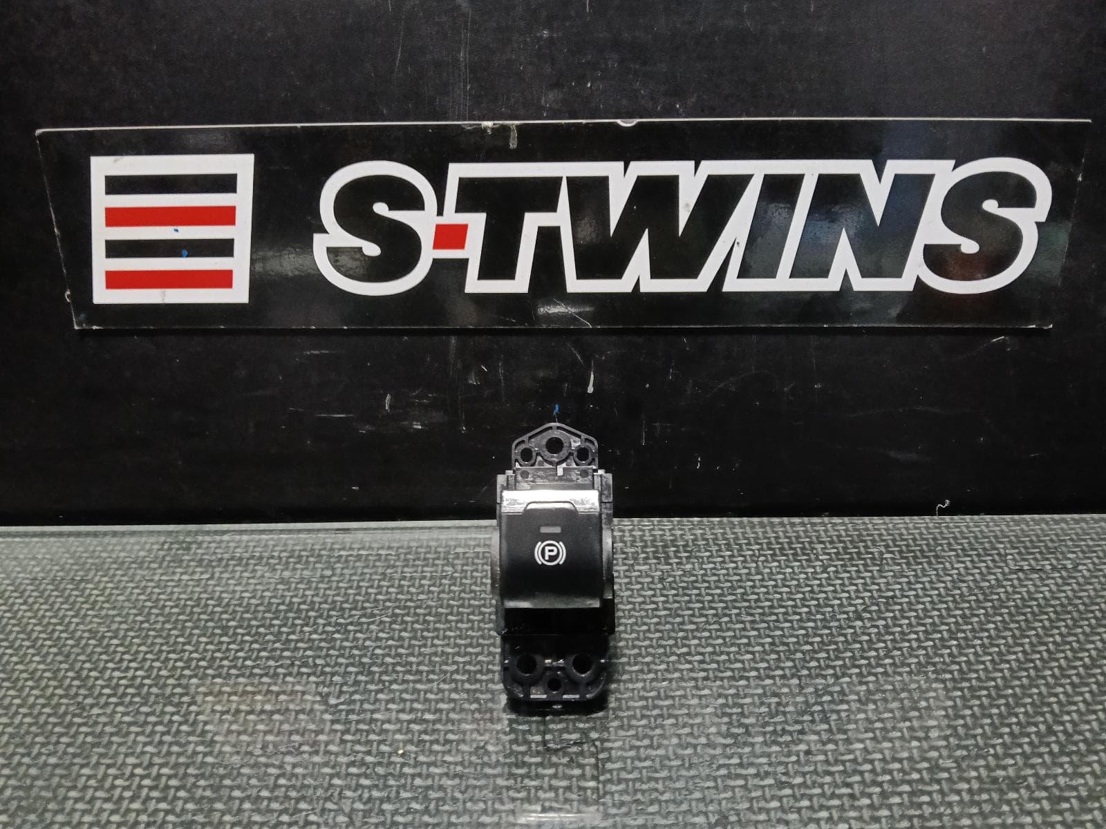 Used auto part listing image: 2024 SUBARU CROSSTREK G6X, HANDBRAKE SWITCH, 10/22- 0000415712
