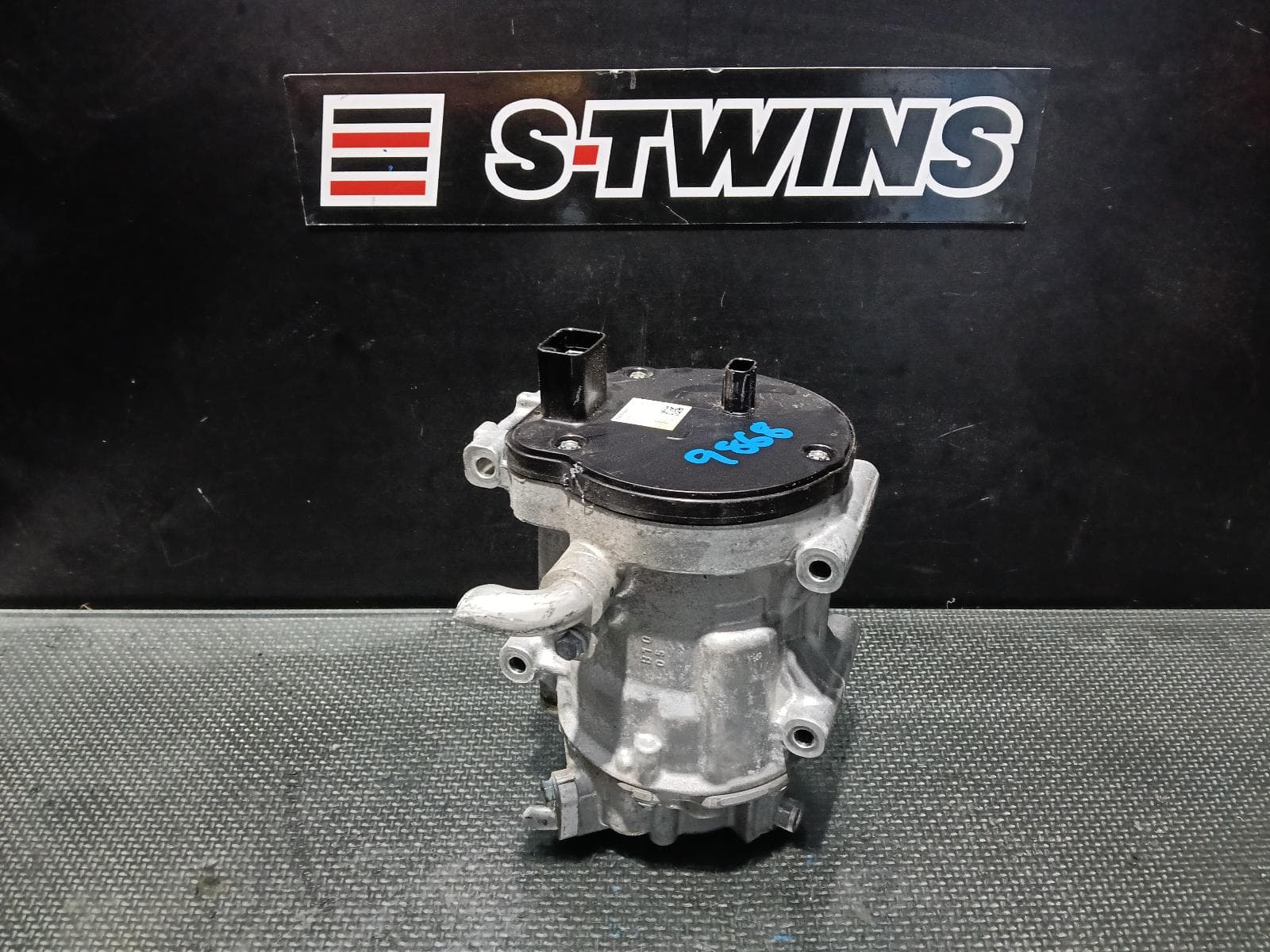 Used auto part listing image: 2025 TOYOTA COROLLA CROSS A C COMPRESSOR XG10, PETROL, 2.0, M20A-FXS, HYBRID TYPE, 01/22- 0000413103