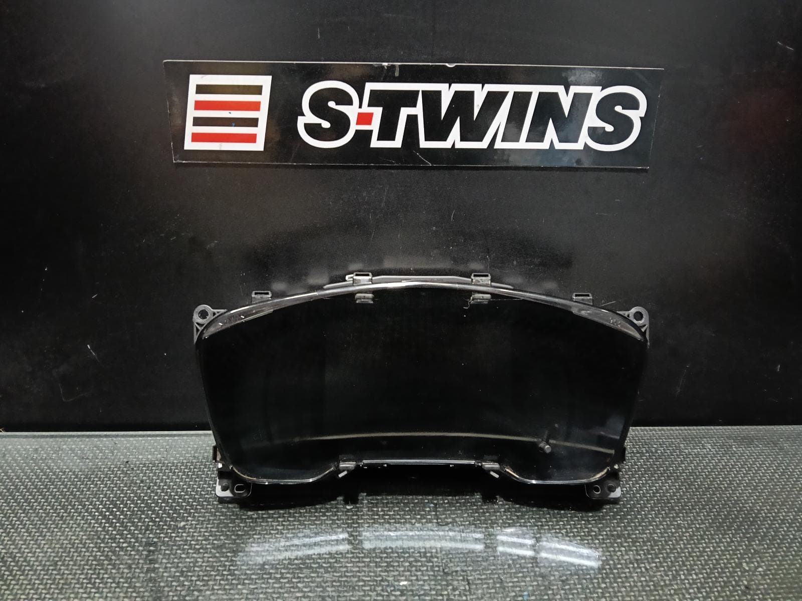 Used auto part listing image: 2025 TOYOTA COROLLA CROSS INSTRUMENTCLUSTER XG10, DISPLAY CLUSTER, 12.3IN, PETROL, 2.0, AUTO T/M, 01/22- 0000413117