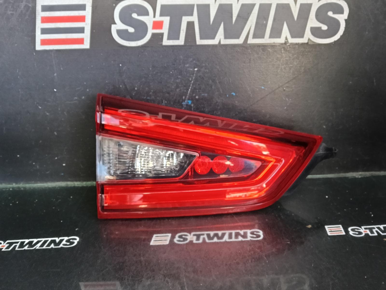 Used auto part listing image: 2019 NISSAN QASHQAI REAR GARNISH TAILGATE LAMP (LH SIDE), J11, 07/17-07/21 0000415388
