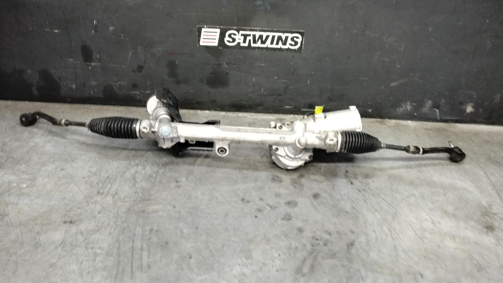 Used auto part listing image: 2019 KIA SORENTO STEERING BOX RACK UM, 2.2, DIESEL, 09/17-02/20 0000414478