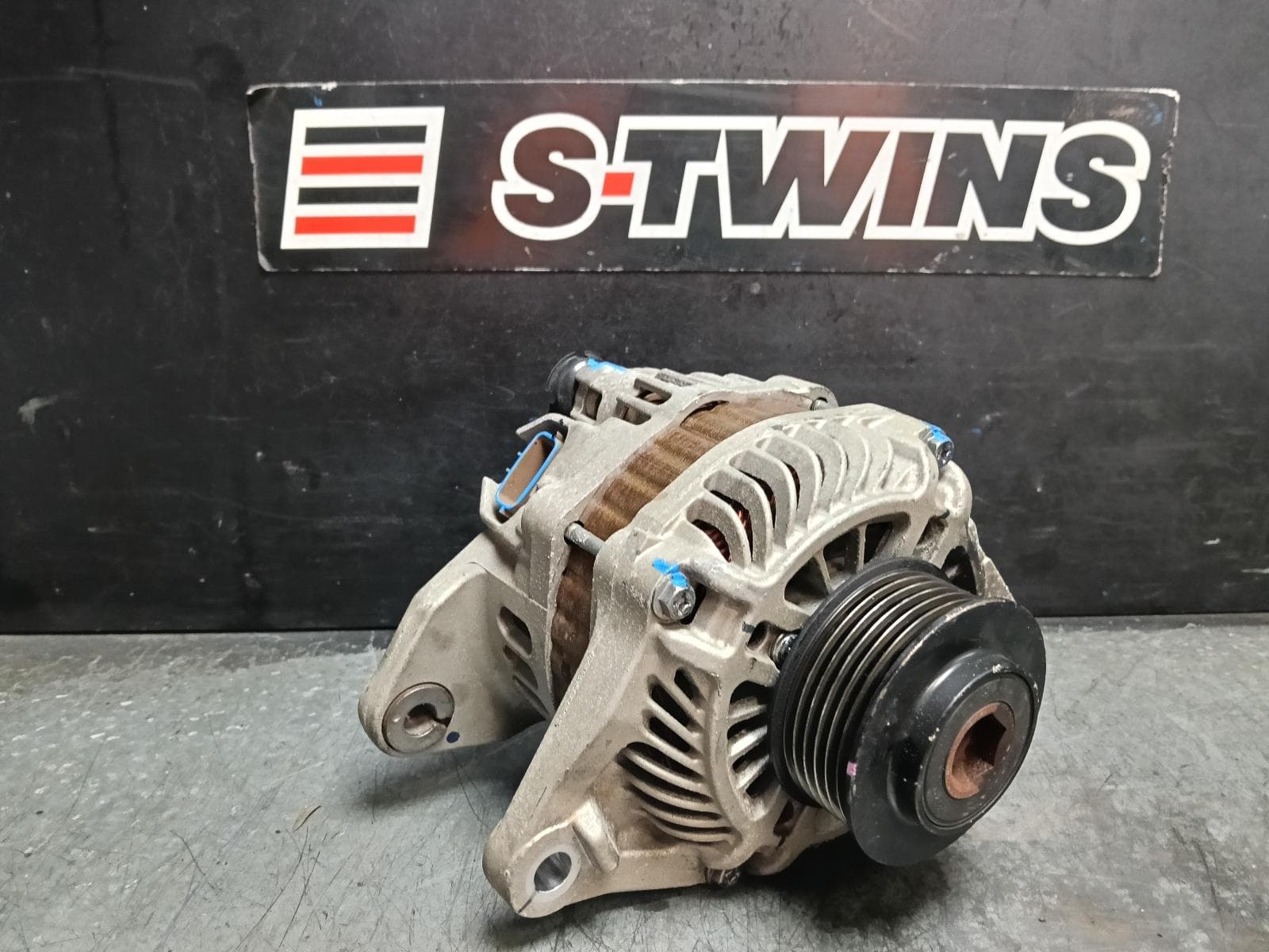 Used auto part listing image: 2022 MITSUBISHI TRITON ALTERNATOR DIESEL, 2.4, 4N15, MQ-MR, 03/15-10/23 0000415746
