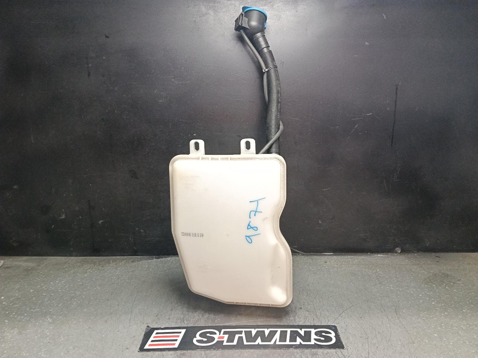 Used auto part listing image: 2017 BMW X1 WASHER BOTTLE F48, 08/15-06/22 0000415264
