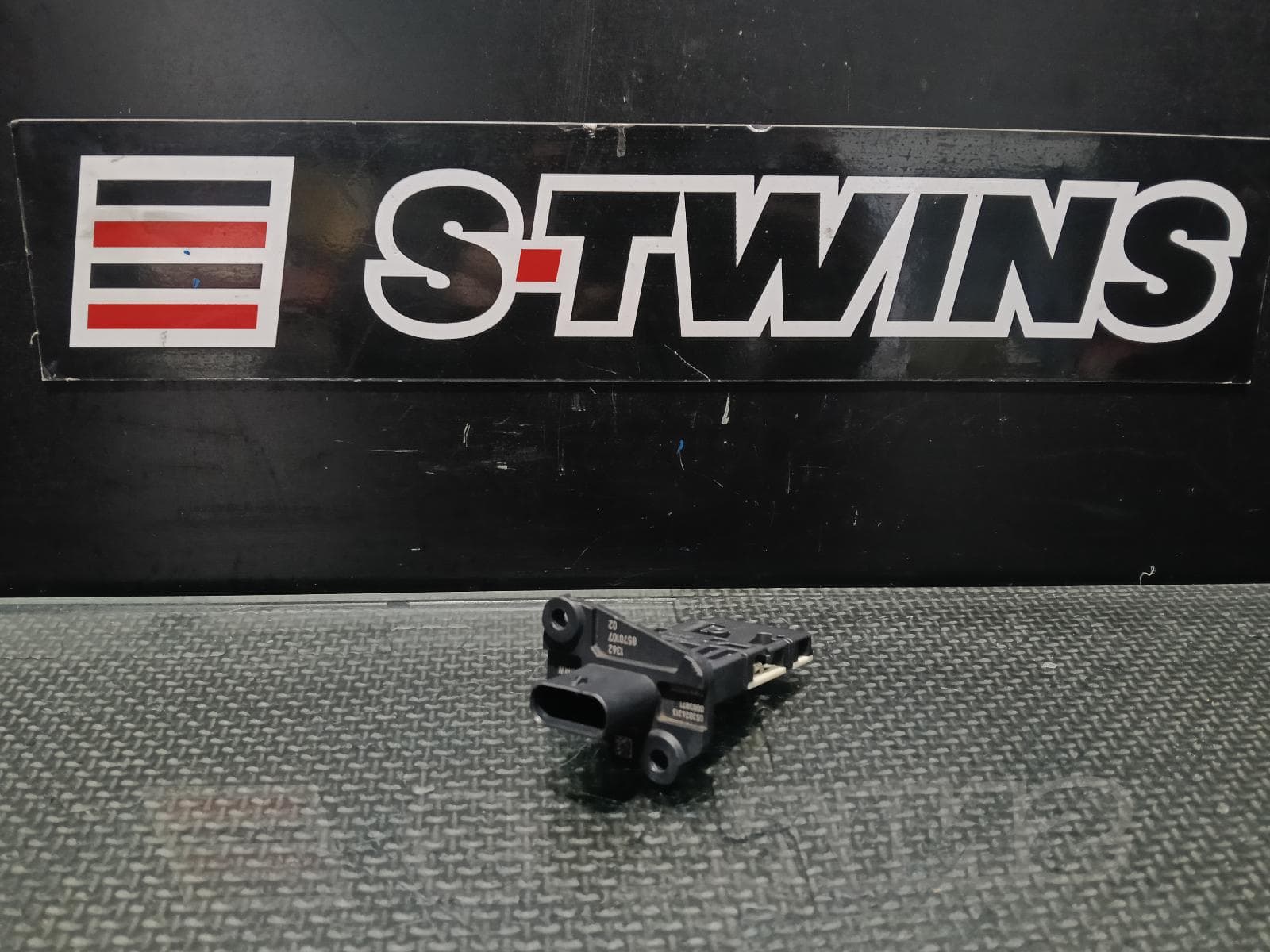 Used auto part listing image: 2017 BMW X1 AIR FLOW METER 2.0, DIESEL, B47U/B47O, F48, 08/15-06/22 0000415266