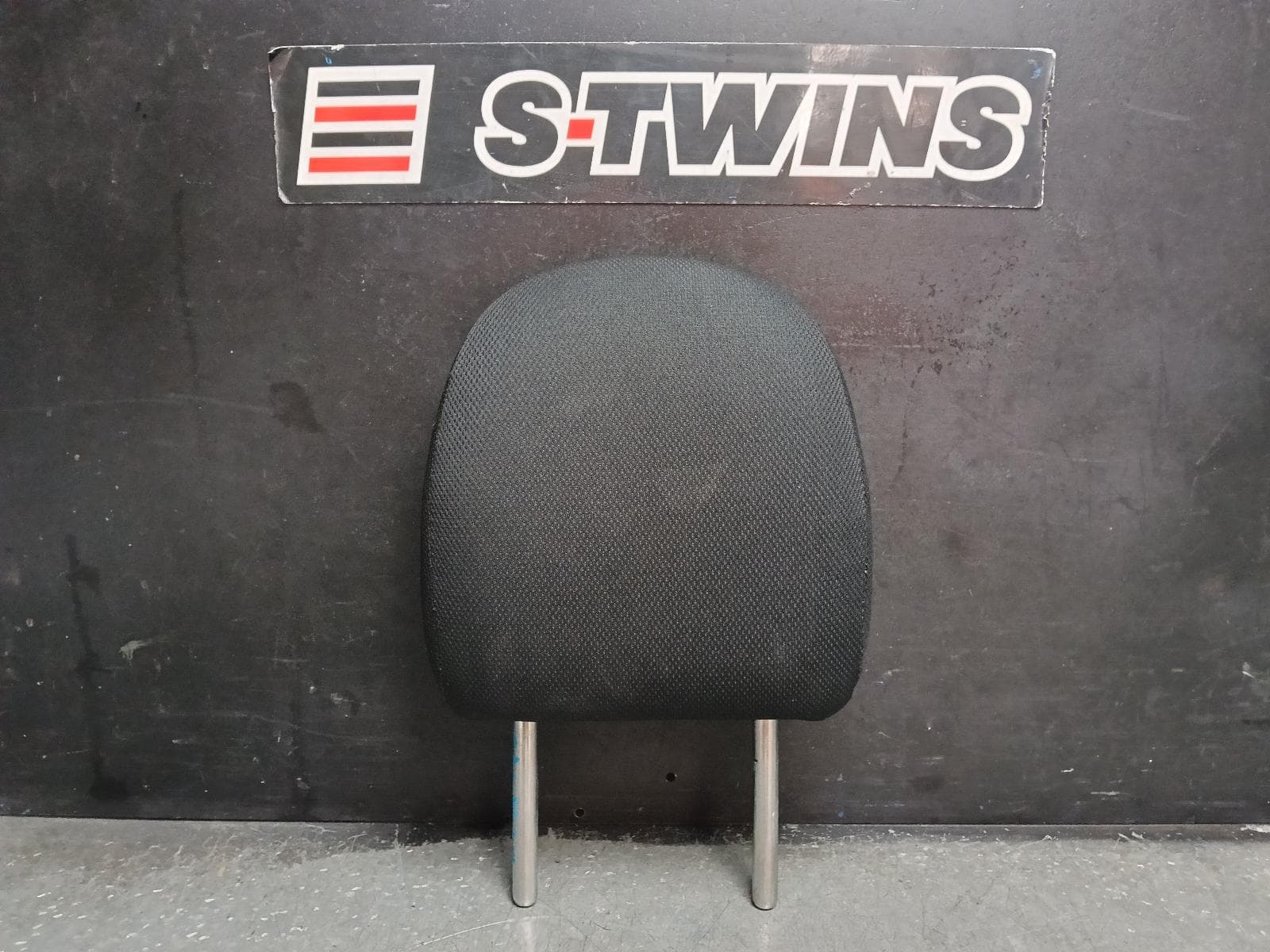 Used auto part listing image: 2022 MITSUBISHI TRITON HEADREST LH REAR, DUAL CAB, CLOTH, BLACK, MQ-MR, 03/15- 0000415776