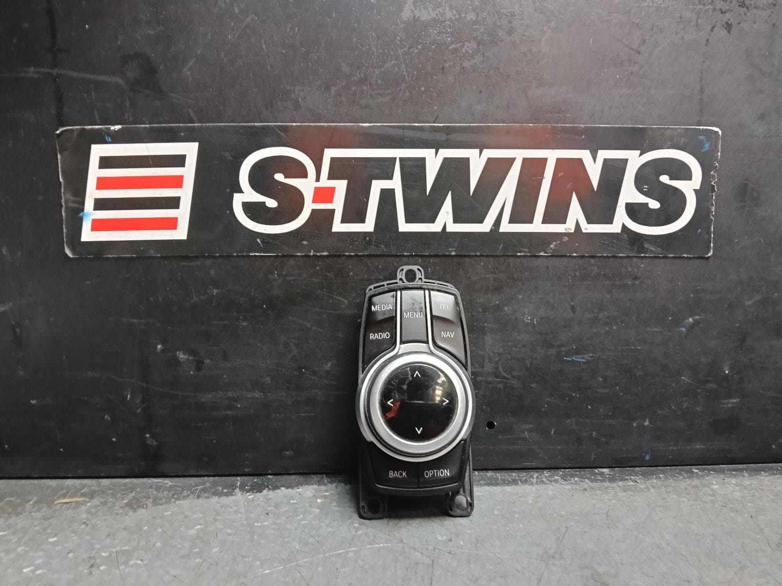 Used auto part listing image: 2017 BMW X1 MULTIMEDIA CONTROL SWITCH, F48, 08/15-06/19 0000415808