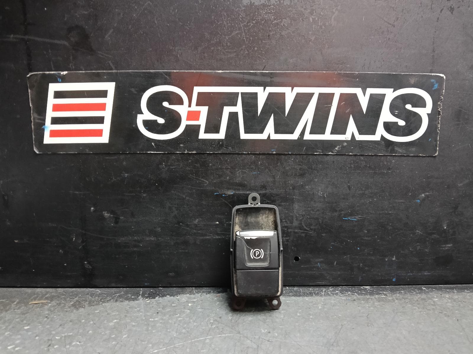 Used auto part listing image: 2017 BMW X1 ELECT PARK SWITCH, F48, 08/15-06/22 0000415807