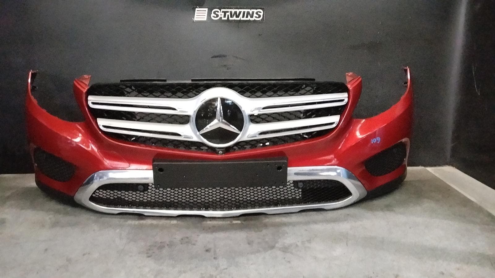 Used auto part listing image: 2017 MERCEDES GLC CLASS FRONT BUMPER BUMPER BAR, GLC200/220D/250/250D/350D/43 AMG, X253/C253, 09/15-08/19 0000415724