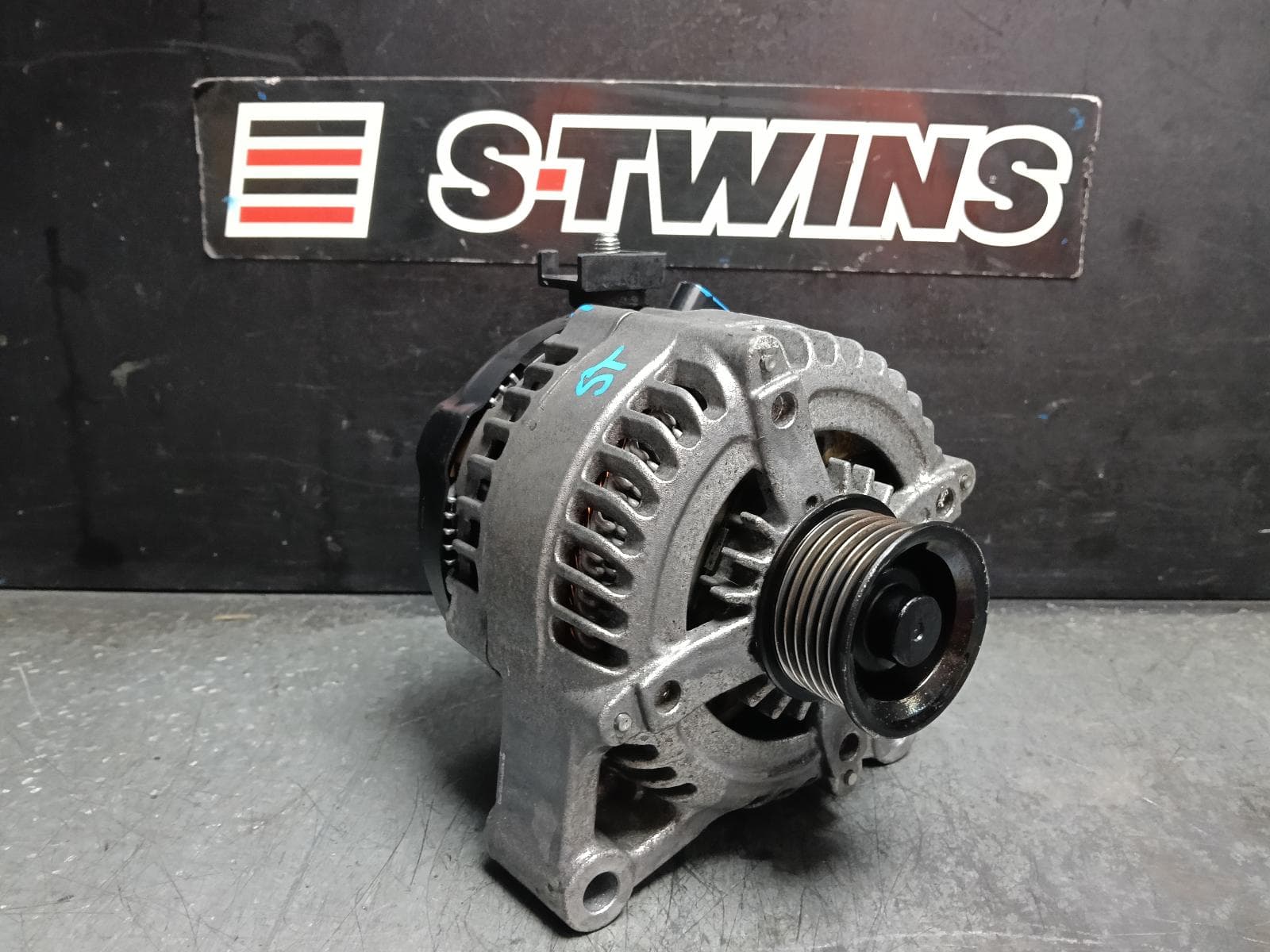 Used auto part listing image: 2017 BMW X1 ALTERNATOR DIESEL, 2.0, B47U/B47O, 180AMP, F48, 08/15-06/22 0000415261