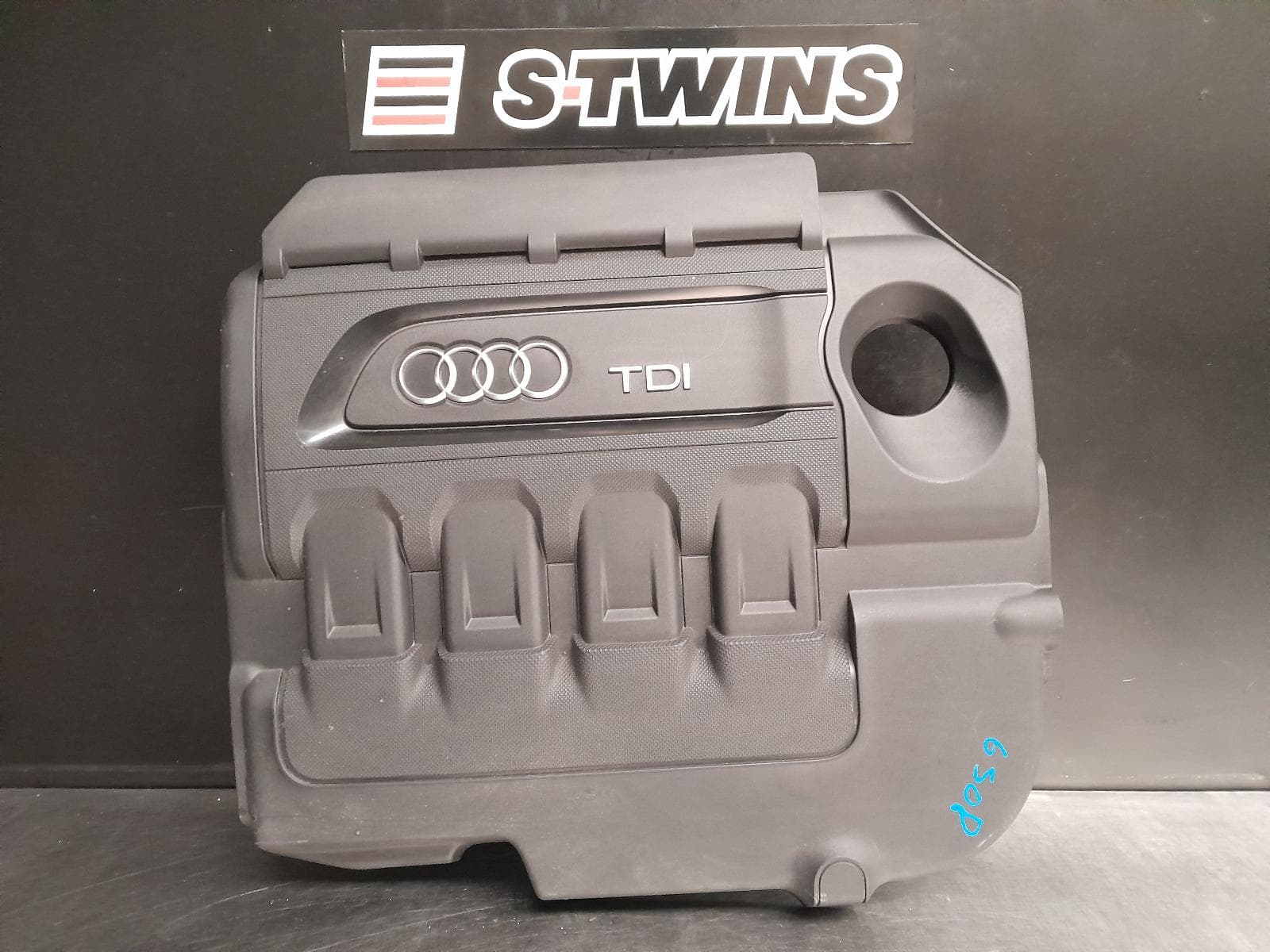 Used auto part listing image: 2016 AUDI A3 ENGINE COVER DIESEL, 2.0, TURBO, 8V (A3), CRBC/CRLB CODE, 03/13-05/16 0000260069
