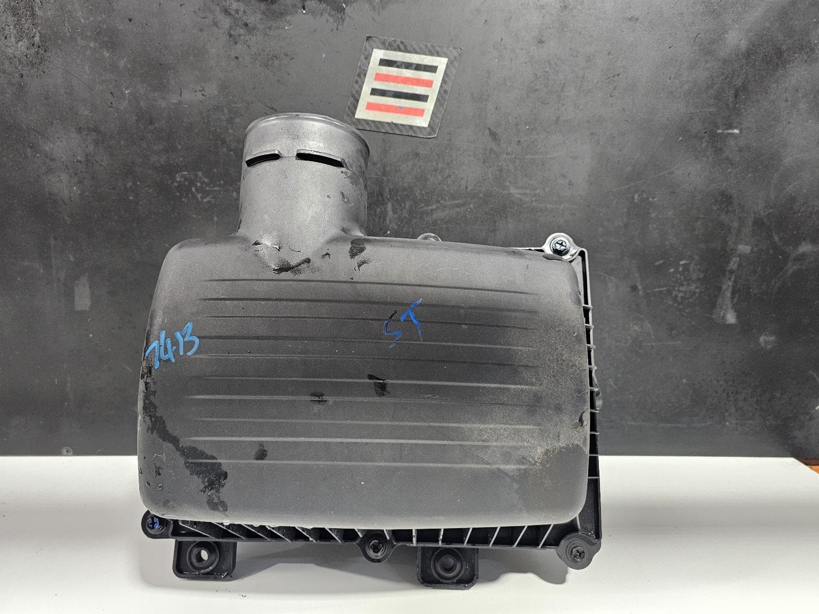 Used auto part listing image: 2022 RAM 1500 AIR CLEANER BOX DT, AIR CLEANER, PETROL, 5.7, HEMI, MHEV, 10/20- 0000310846