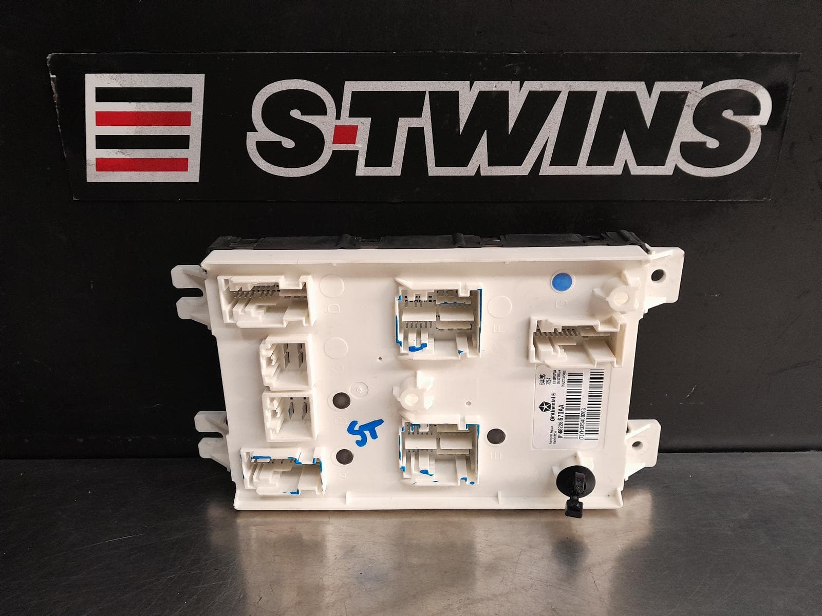 Used auto part listing image: 2015 MASERATI GHIBLI FUSE BOX IN BOOT, PETROL, M157, 05/14- 0000290905