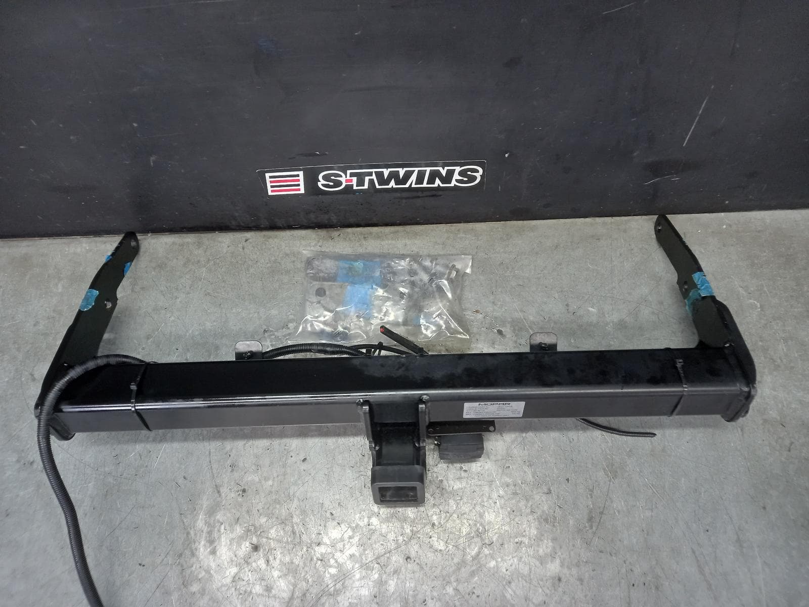 Used auto part listing image: 2021 JEEP GRANDCHEROKEE TOWBAR NON SRT TYPE, WK, 12/10-02/22 0000394362