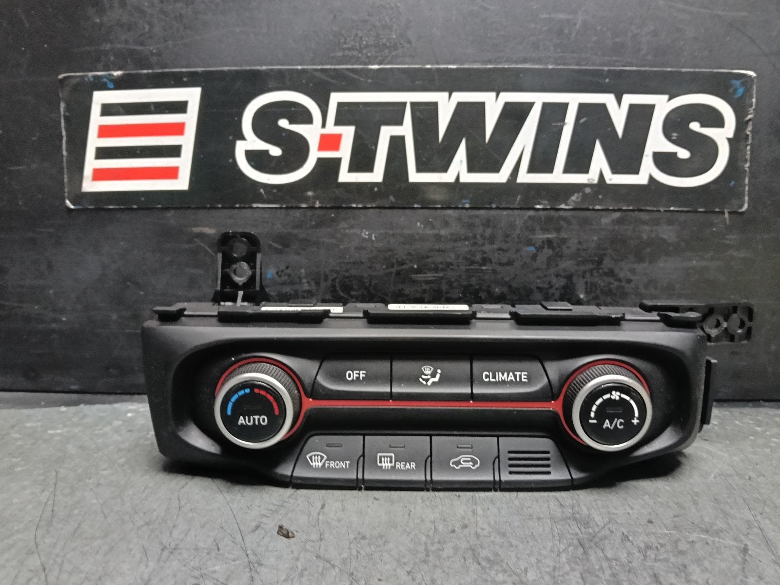 Used auto part listing image: 2020 HYUNDAI VELOSTER HEATER AC CONTROLS JS, 09/19-07/21 0000406146