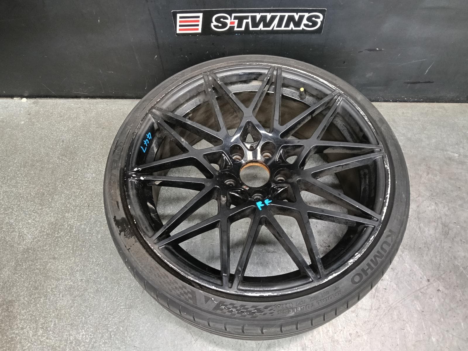 Used auto part listing image: 2015 BMW 4 SERIES WHEEL MAG FACTORY, FRONT, 20X9IN, 666 M STAMPED ON WHEEL, BLACK, F82/F83, COUPE/CABRIO, 03/14-06/20 0000394950