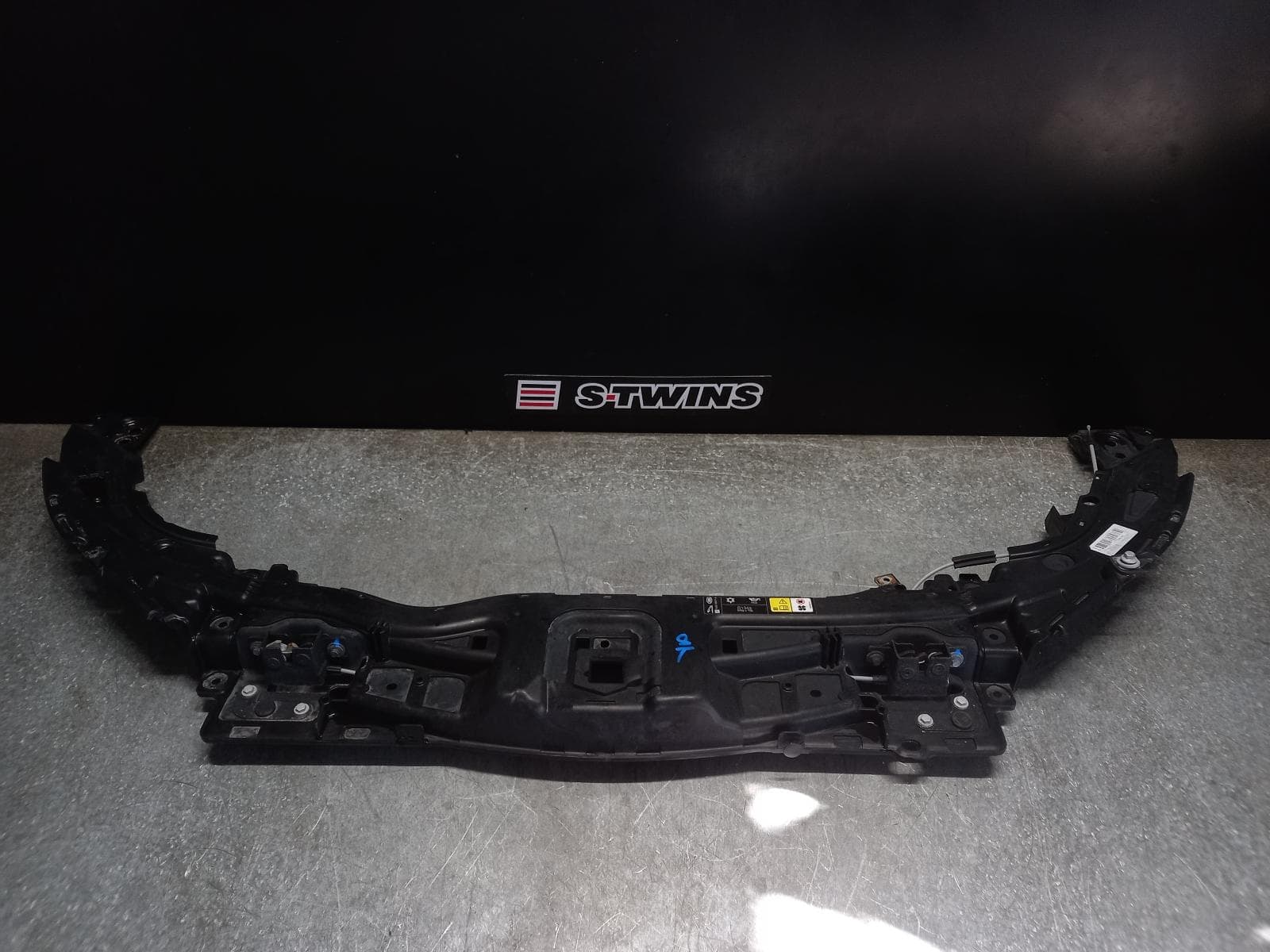 Used auto part listing image: 2020 LAND ROVER DISCOVERY SPORT RADIATOR SUPPORT L550, 07/19- 0000288895